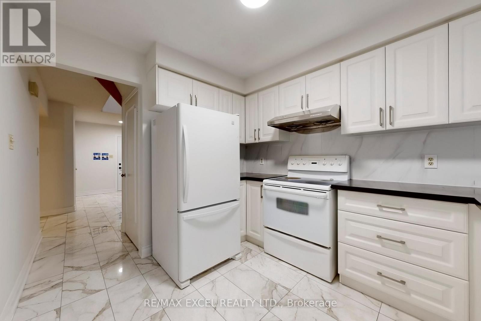 












53 SANWOOD BOULEVARD

,
Toronto (Steeles),




Ontario
M1V3L6

