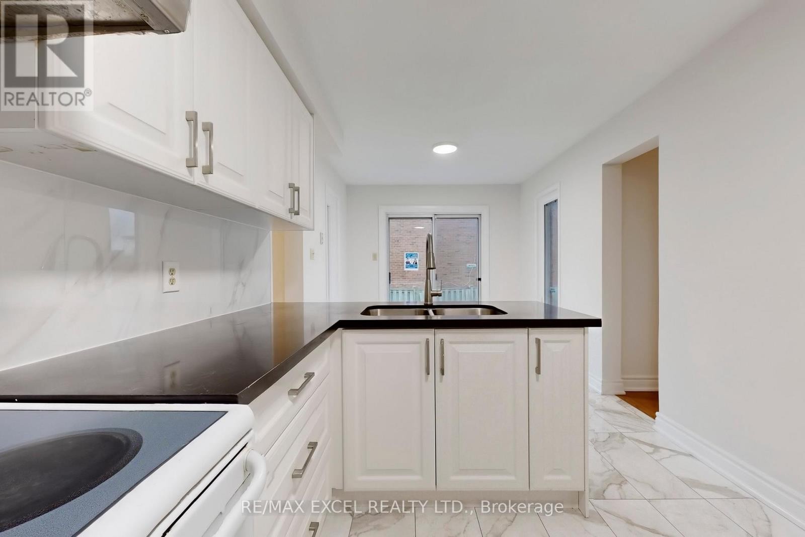 












53 SANWOOD BOULEVARD

,
Toronto (Steeles),




Ontario
M1V3L6

