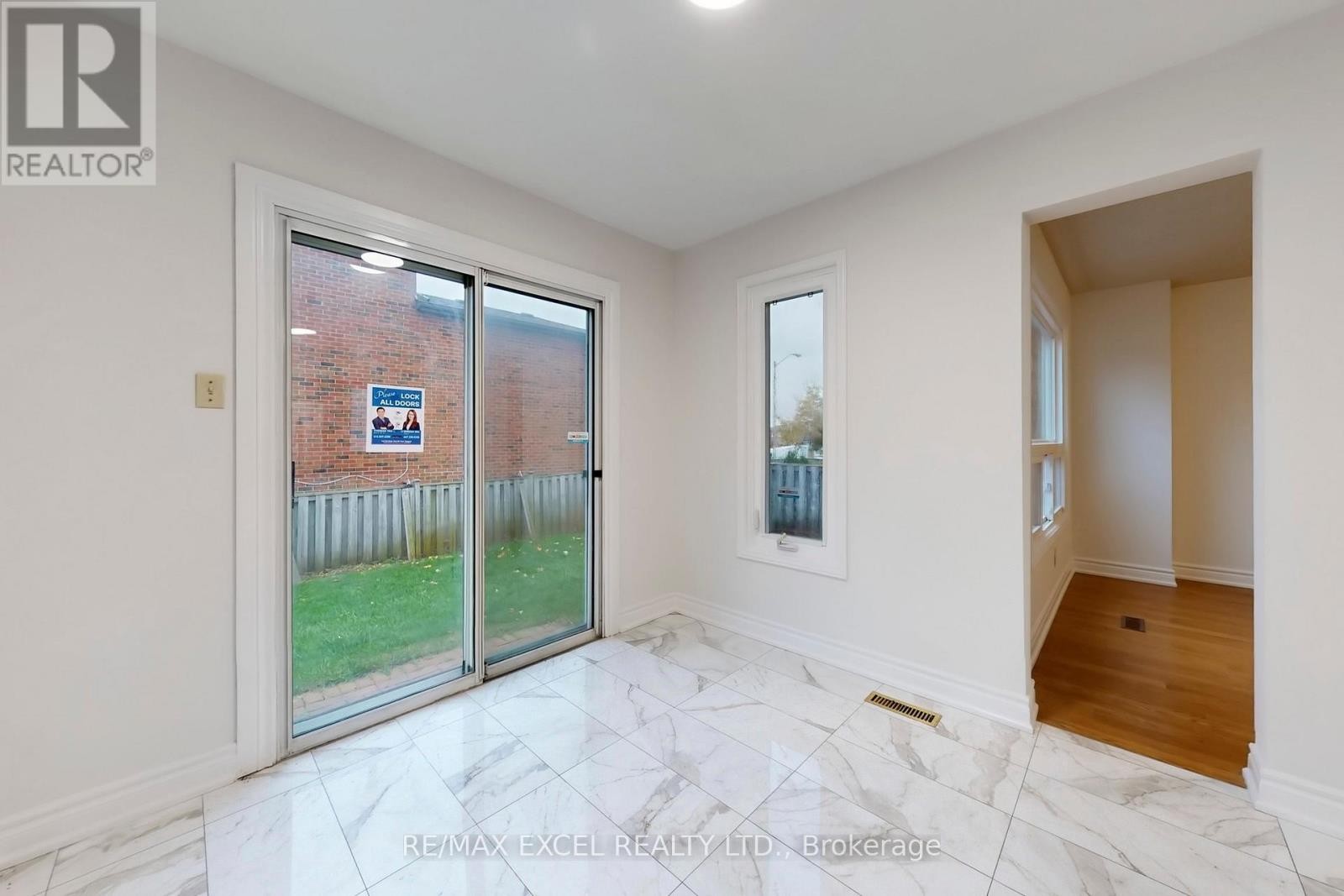 












53 SANWOOD BOULEVARD

,
Toronto (Steeles),




Ontario
M1V3L6

