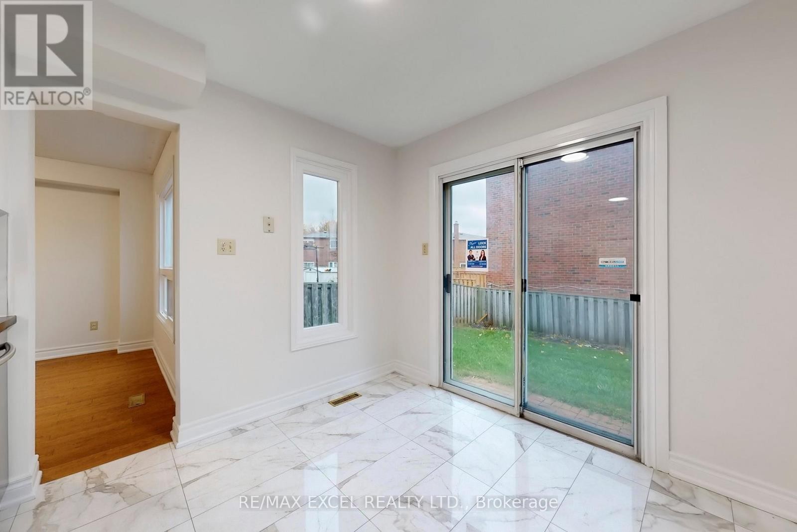 












53 SANWOOD BOULEVARD

,
Toronto (Steeles),




Ontario
M1V3L6

