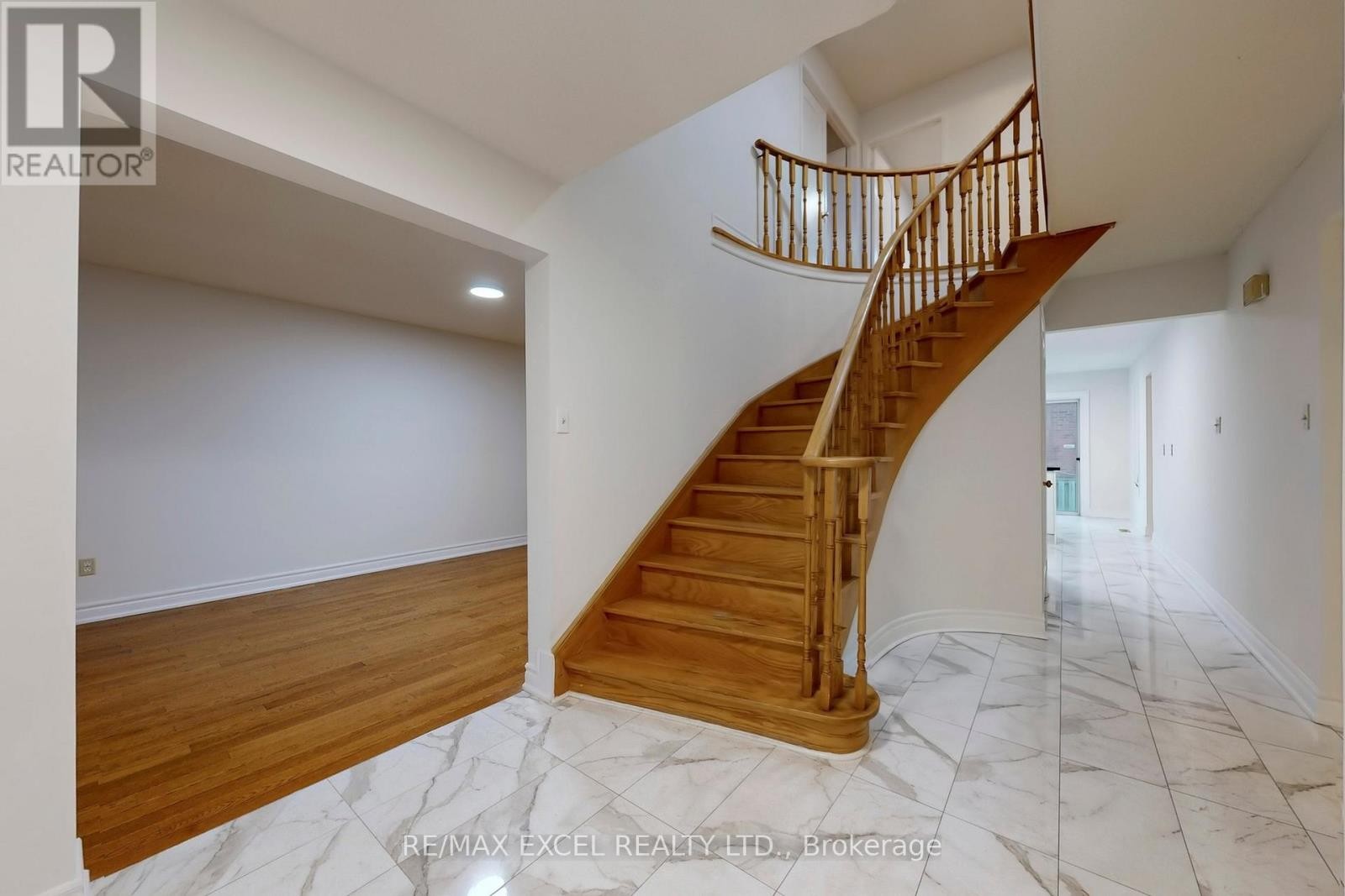 












53 SANWOOD BOULEVARD

,
Toronto (Steeles),




Ontario
M1V3L6

