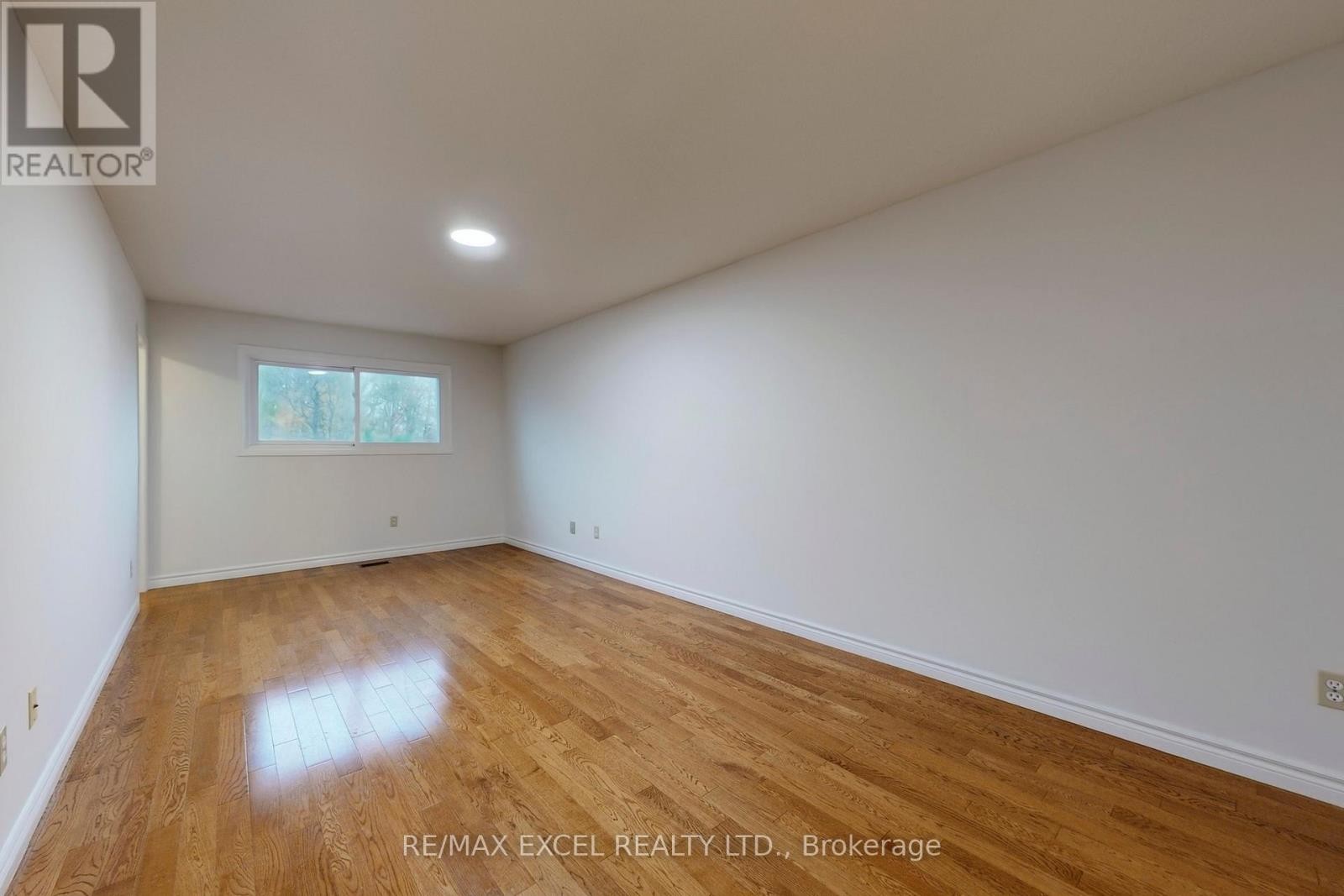 












53 SANWOOD BOULEVARD

,
Toronto (Steeles),




Ontario
M1V3L6

