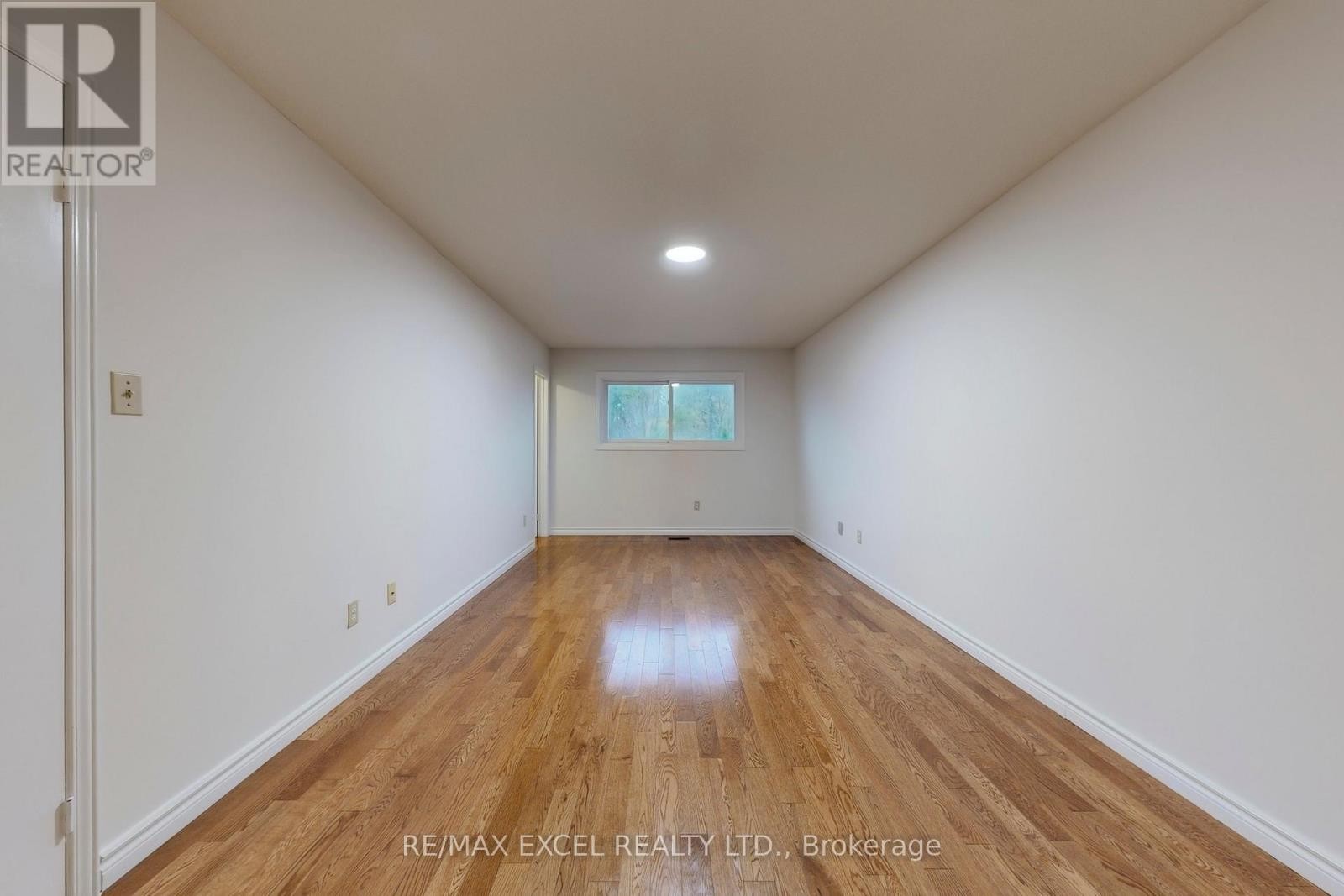 












53 SANWOOD BOULEVARD

,
Toronto (Steeles),




Ontario
M1V3L6

