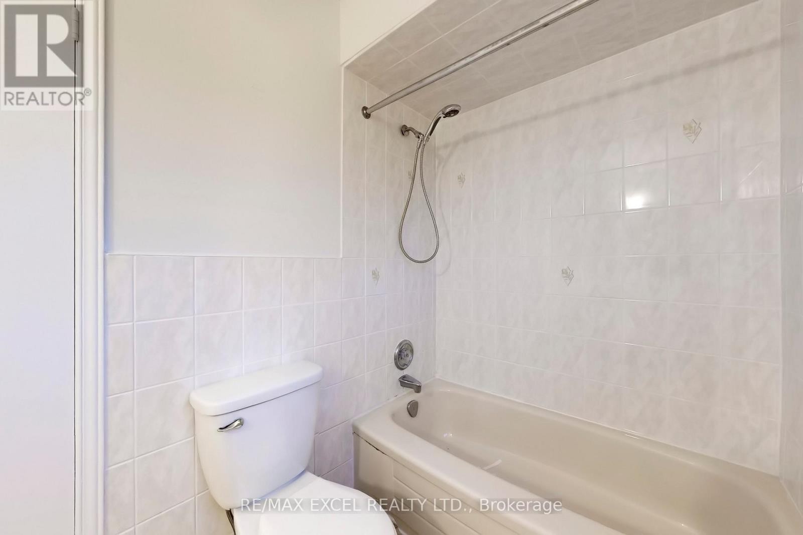 












53 SANWOOD BOULEVARD

,
Toronto (Steeles),




Ontario
M1V3L6

