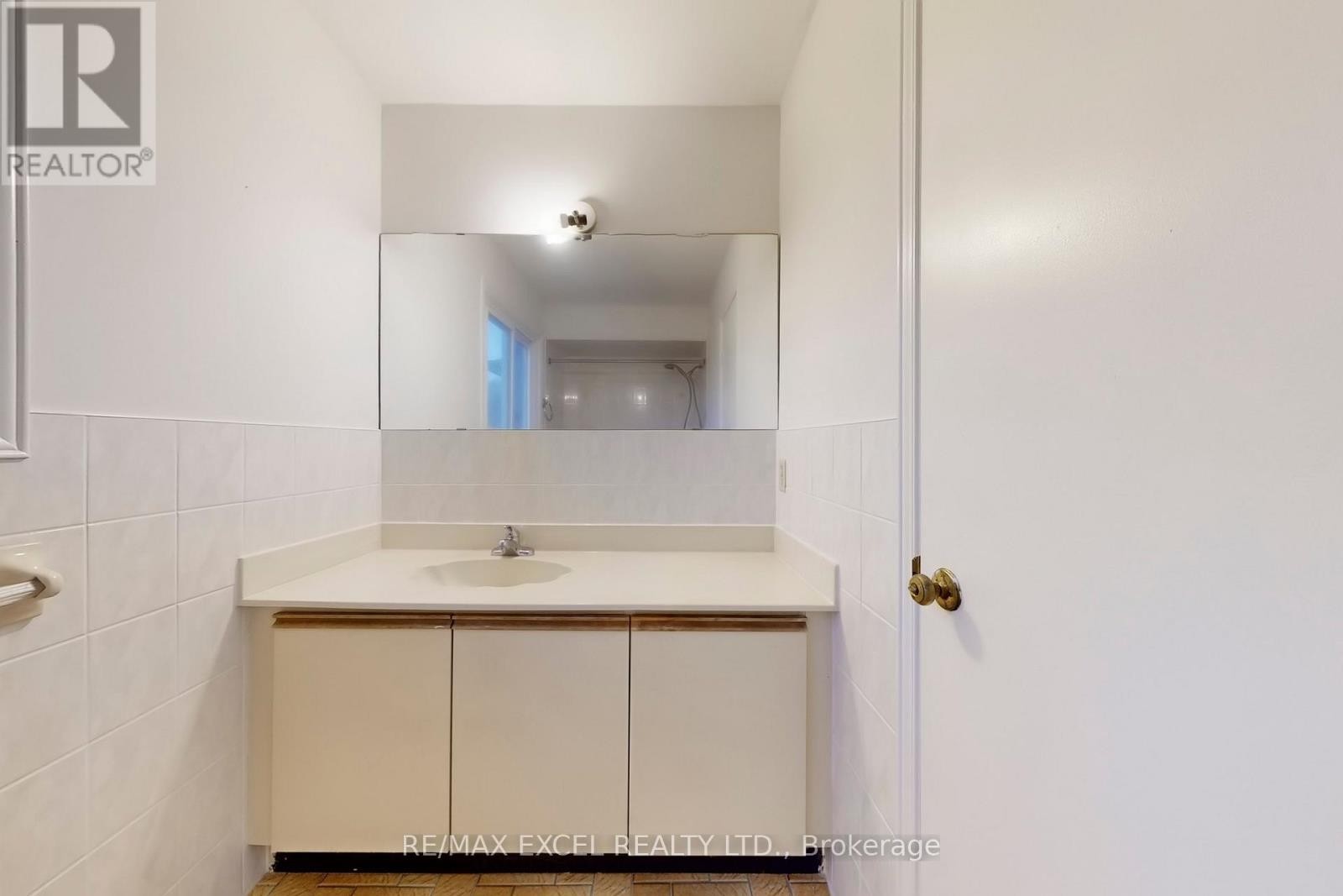 












53 SANWOOD BOULEVARD

,
Toronto (Steeles),




Ontario
M1V3L6

