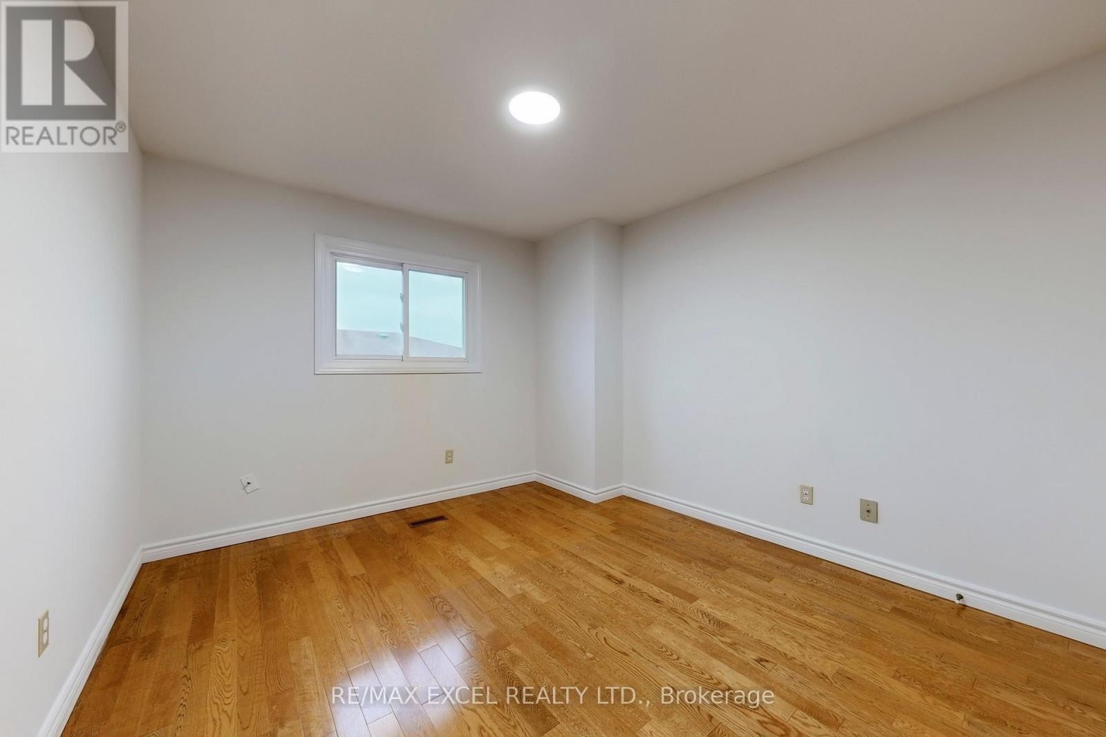 












53 SANWOOD BOULEVARD

,
Toronto (Steeles),




Ontario
M1V3L6

