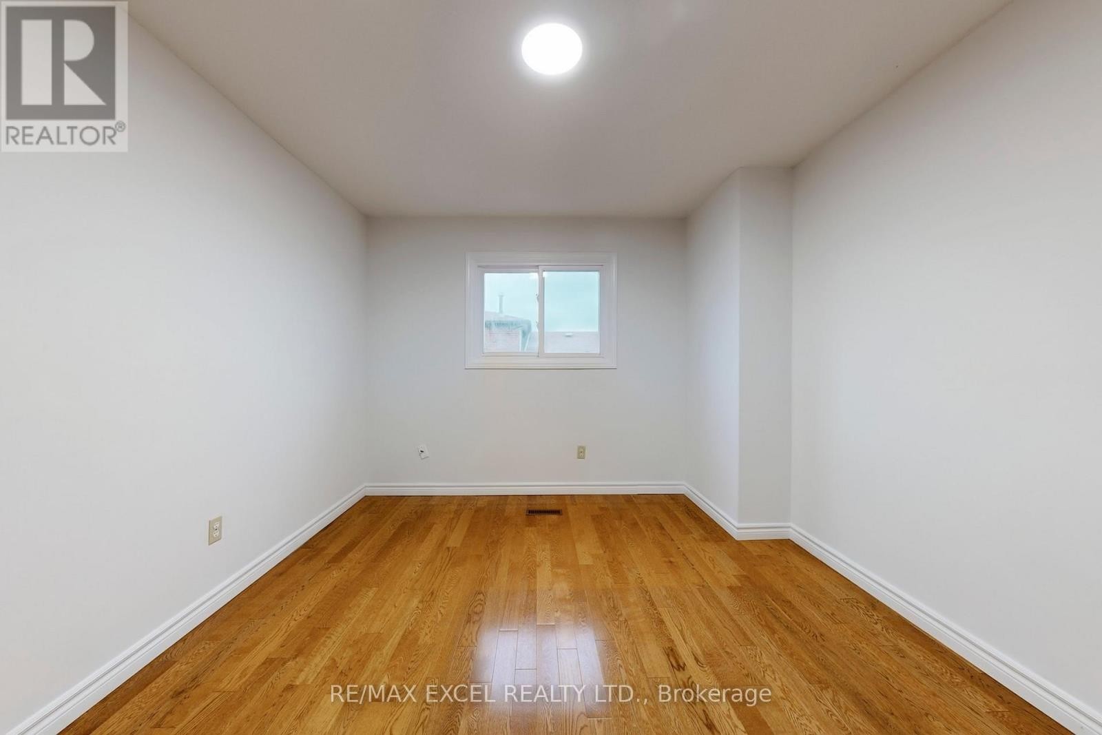 












53 SANWOOD BOULEVARD

,
Toronto (Steeles),




Ontario
M1V3L6

