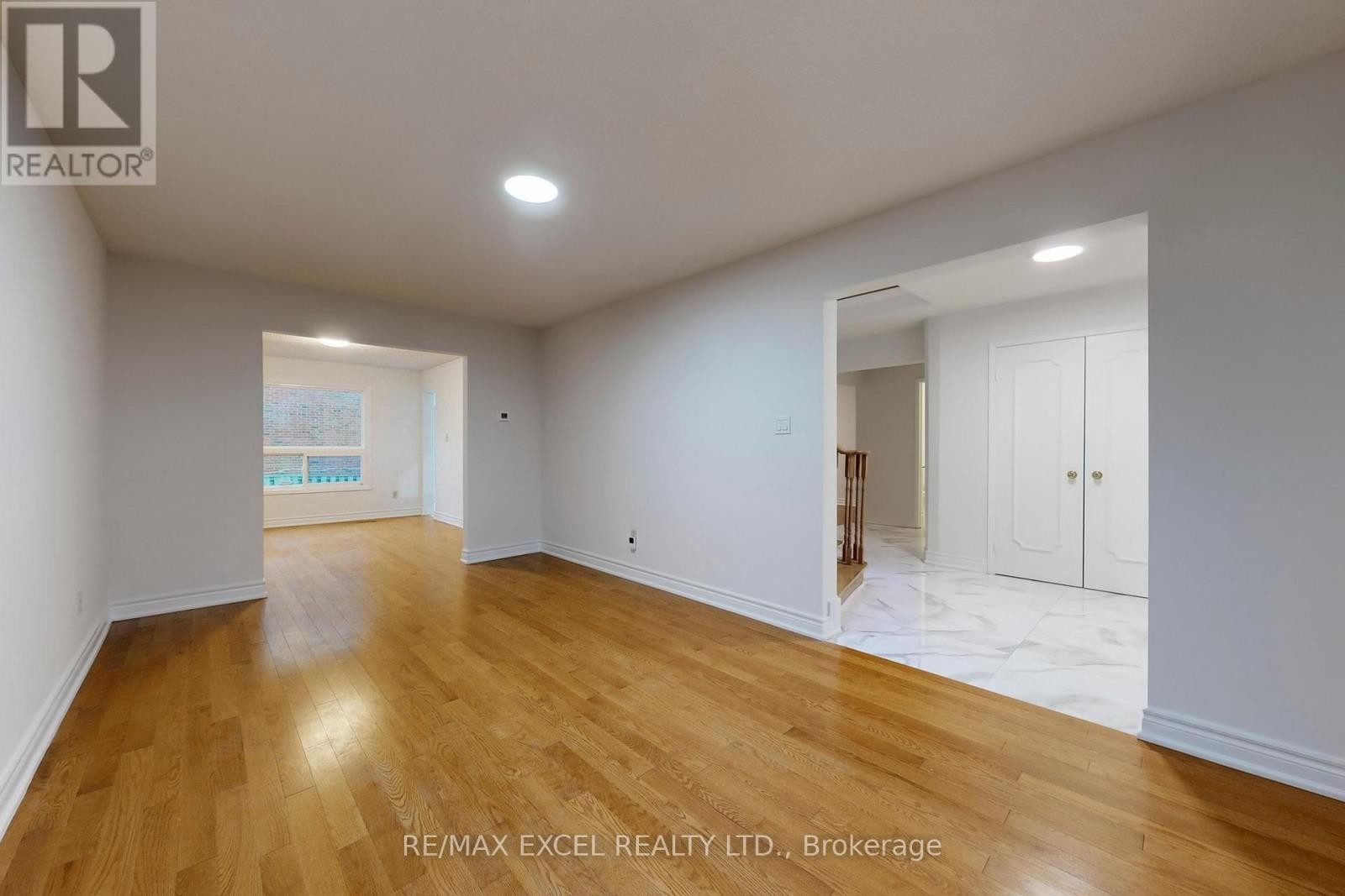 












53 SANWOOD BOULEVARD

,
Toronto (Steeles),




Ontario
M1V3L6

