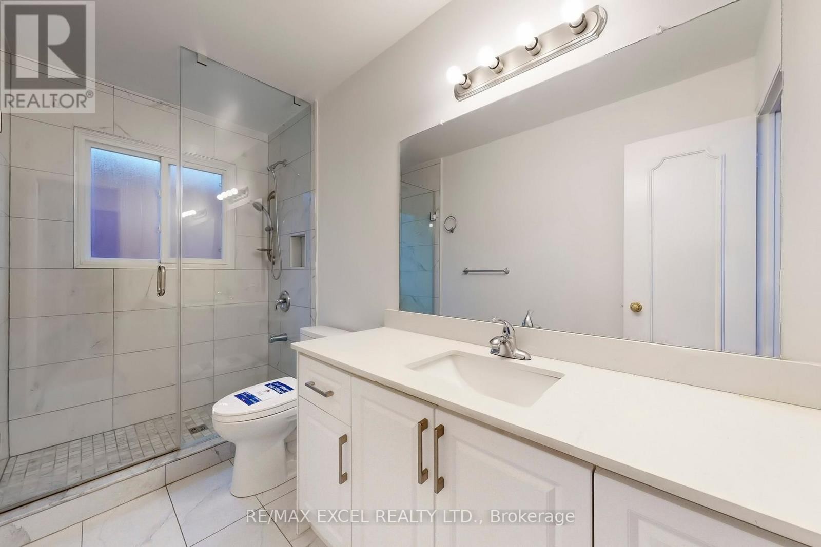 












53 SANWOOD BOULEVARD

,
Toronto (Steeles),




Ontario
M1V3L6

