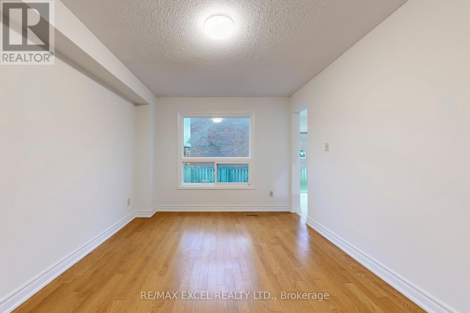 












53 SANWOOD BOULEVARD

,
Toronto (Steeles),




Ontario
M1V3L6

