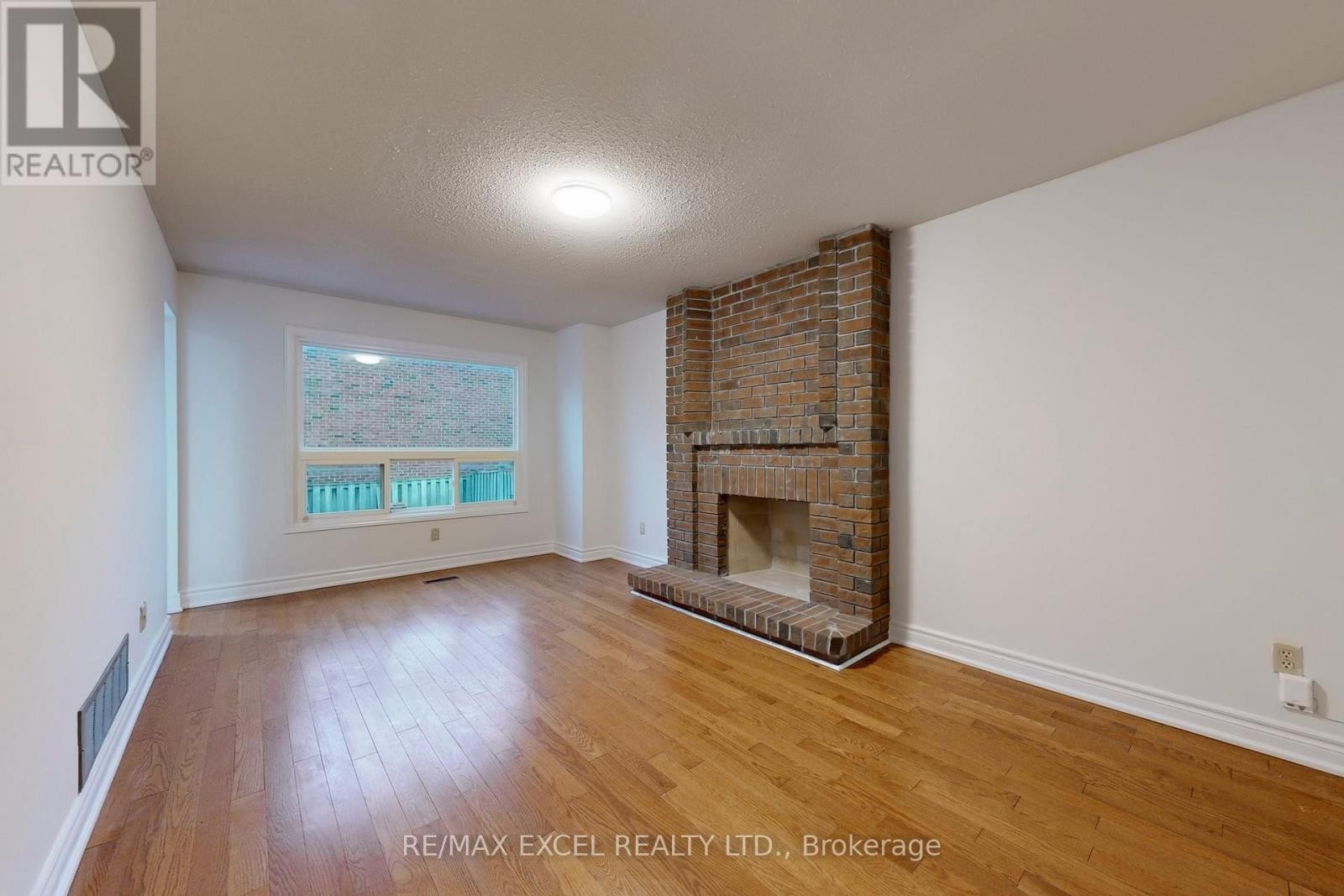 












53 SANWOOD BOULEVARD

,
Toronto (Steeles),




Ontario
M1V3L6

