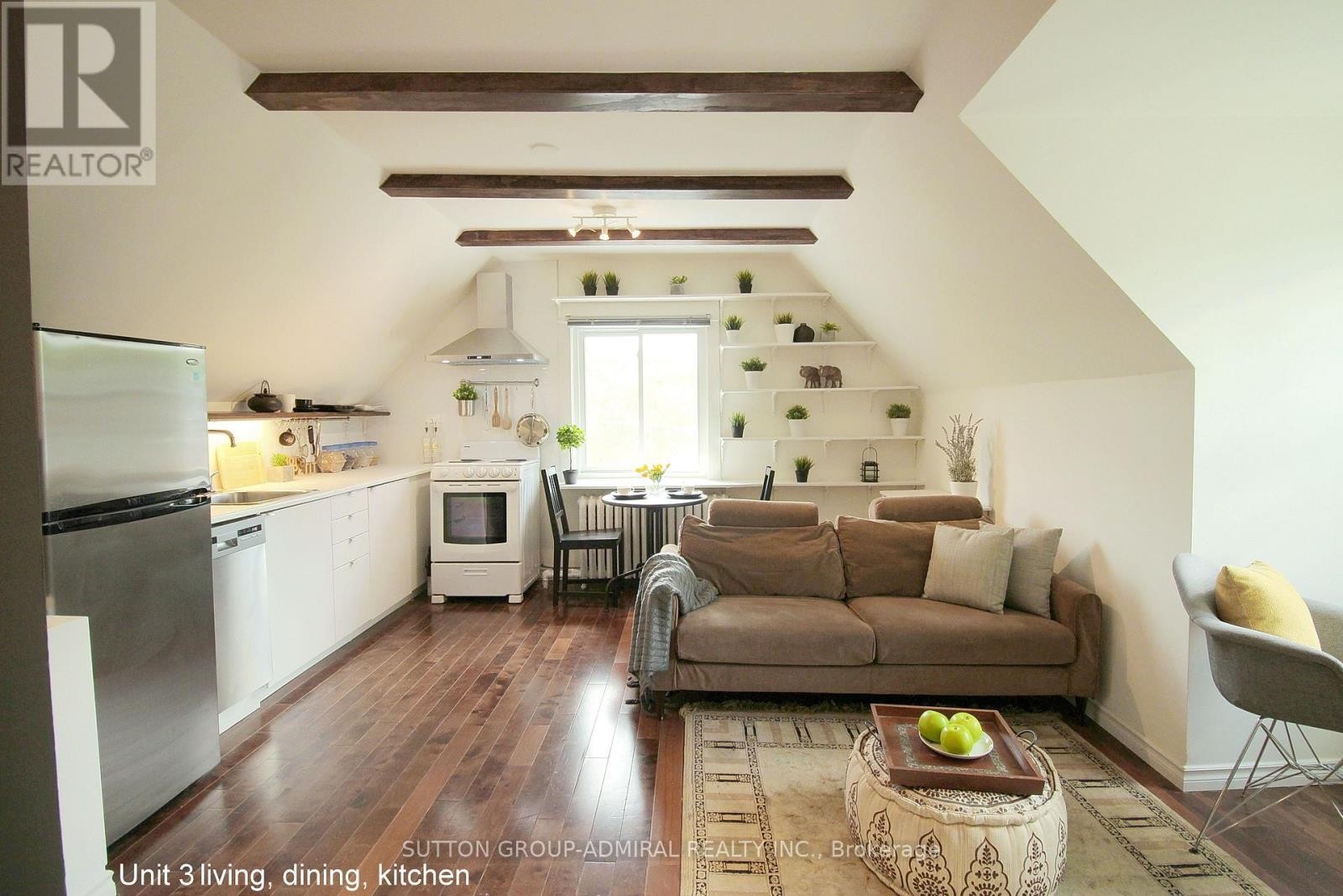 












3RD FLR - 117 BELLHAVEN ROAD

,
Toronto (Woodbine Corridor),




Ontario
M4L3J9

