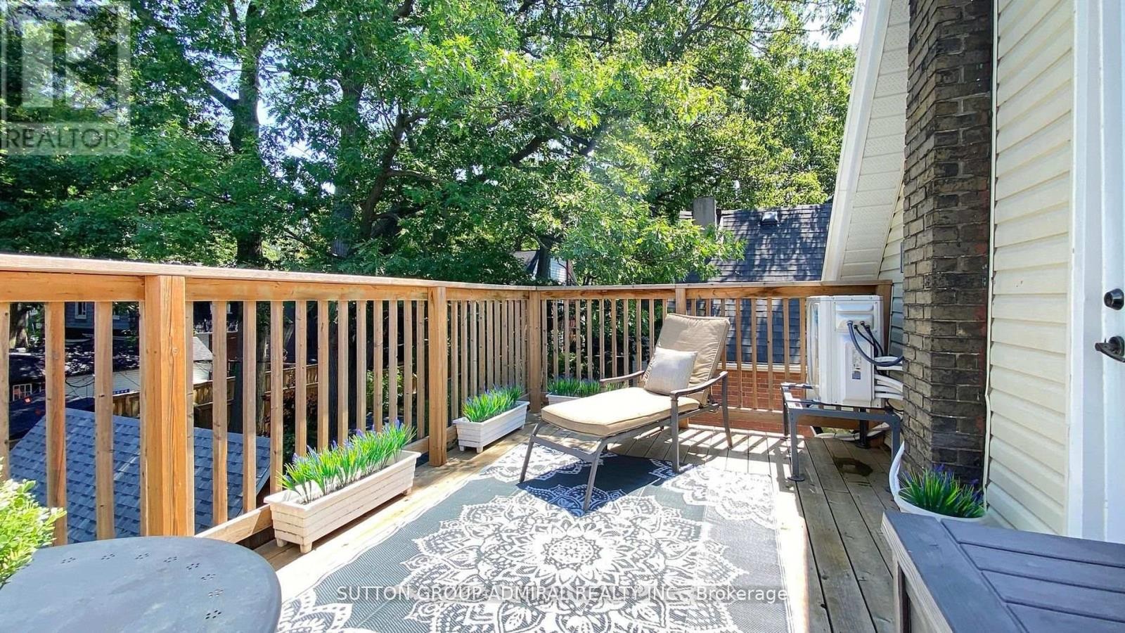 












3RD FLR - 117 BELLHAVEN ROAD

,
Toronto (Woodbine Corridor),




Ontario
M4L3J9

