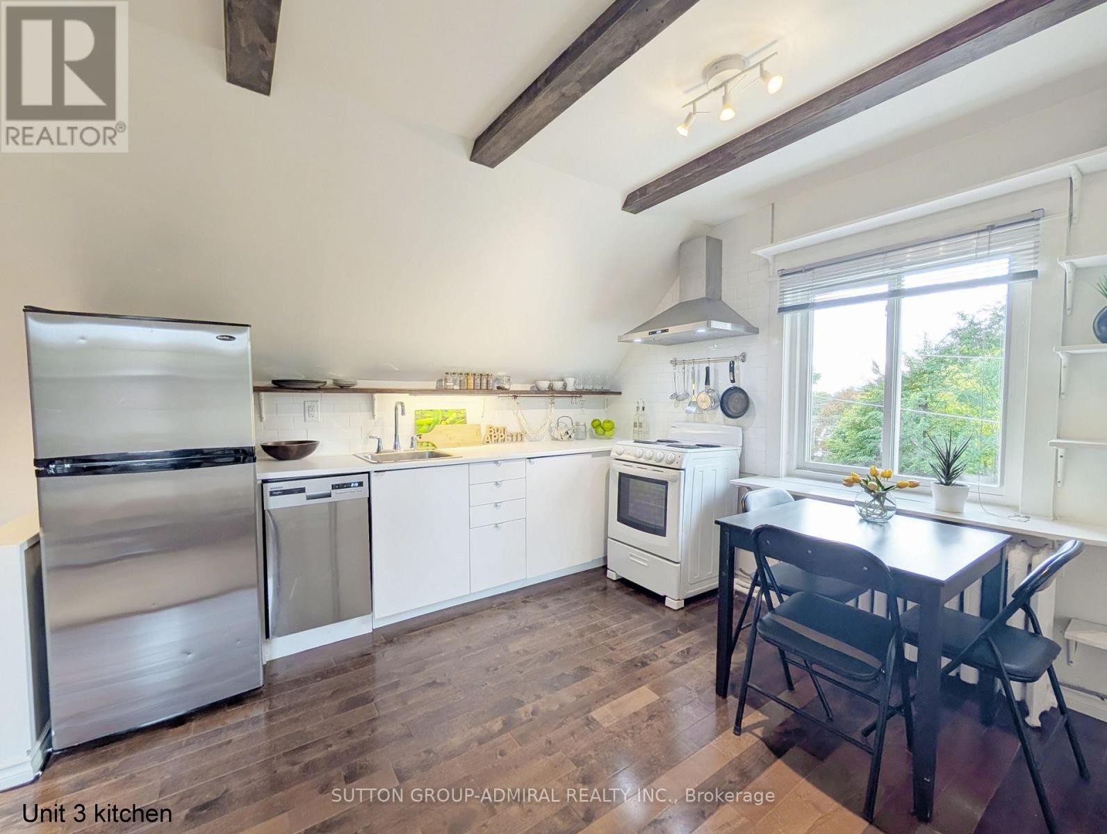 












3RD FLR - 117 BELLHAVEN ROAD

,
Toronto (Woodbine Corridor),




Ontario
M4L3J9

