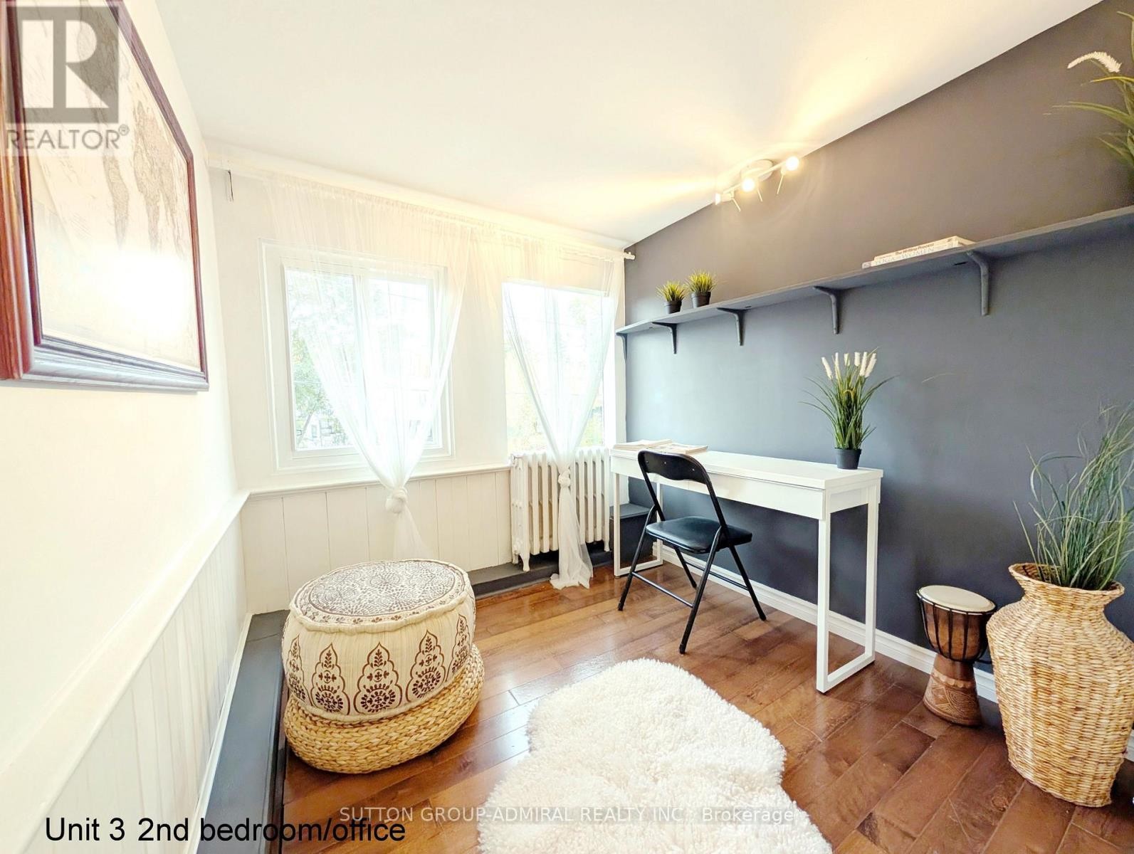 












3RD FLR - 117 BELLHAVEN ROAD

,
Toronto (Woodbine Corridor),




Ontario
M4L3J9

