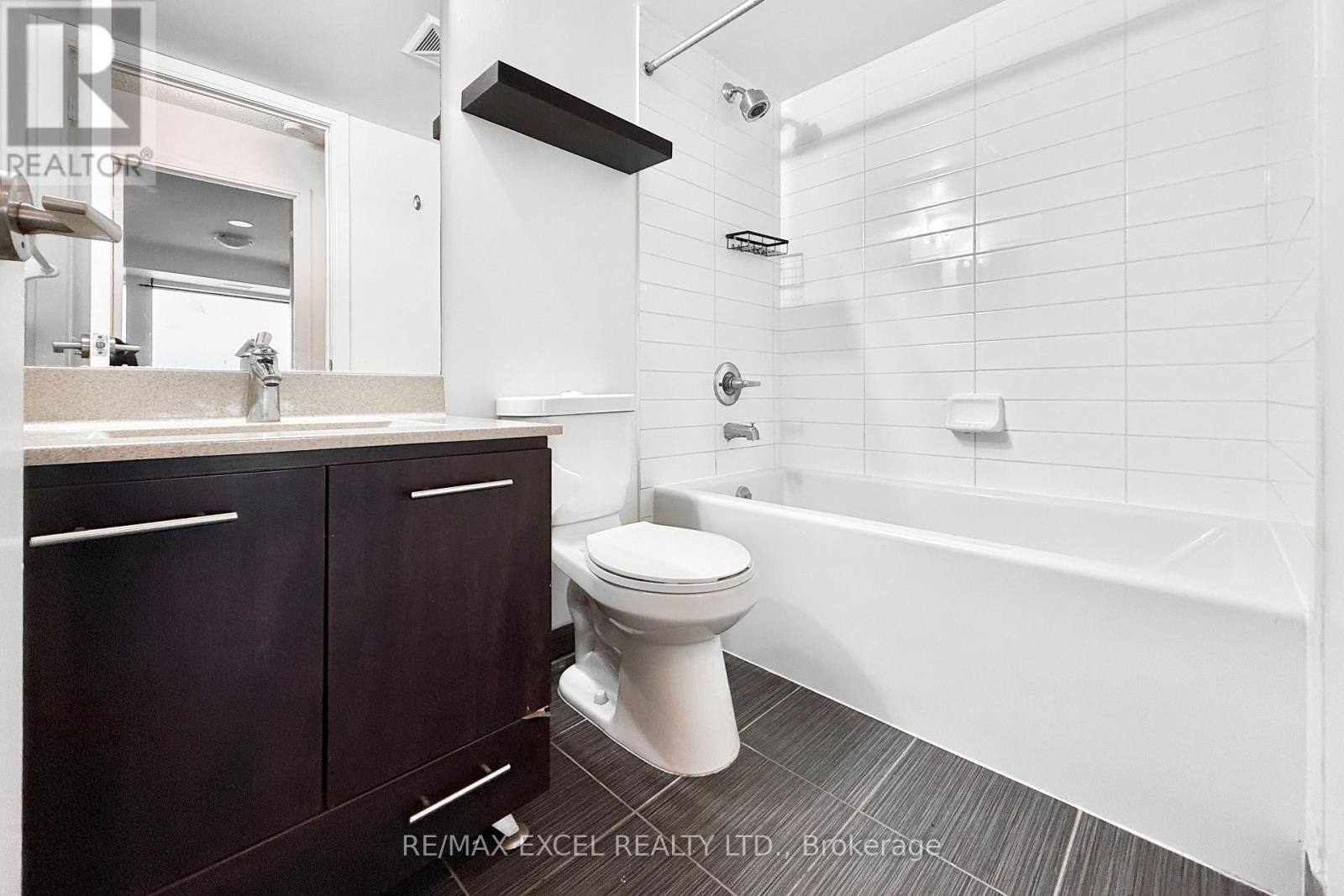 












3516 - 135 VILLAGE GREEN SQUARE

,
Toronto (Agincourt South-Malvern West),




Ontario
M1S0G4

