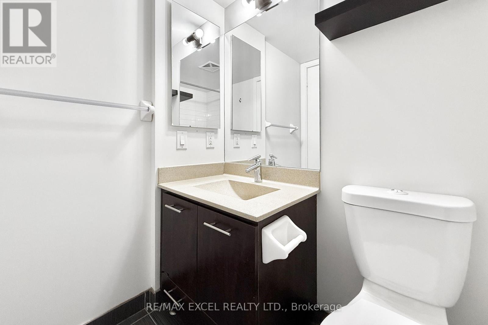 












3516 - 135 VILLAGE GREEN SQUARE

,
Toronto (Agincourt South-Malvern West),




Ontario
M1S0G4

