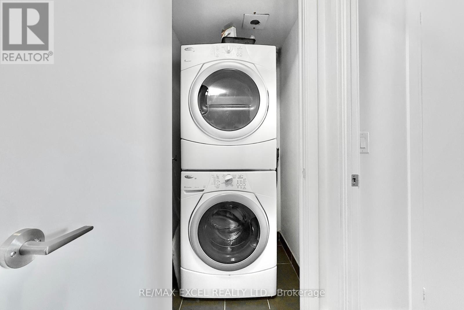 












3516 - 135 VILLAGE GREEN SQUARE

,
Toronto (Agincourt South-Malvern West),




Ontario
M1S0G4

