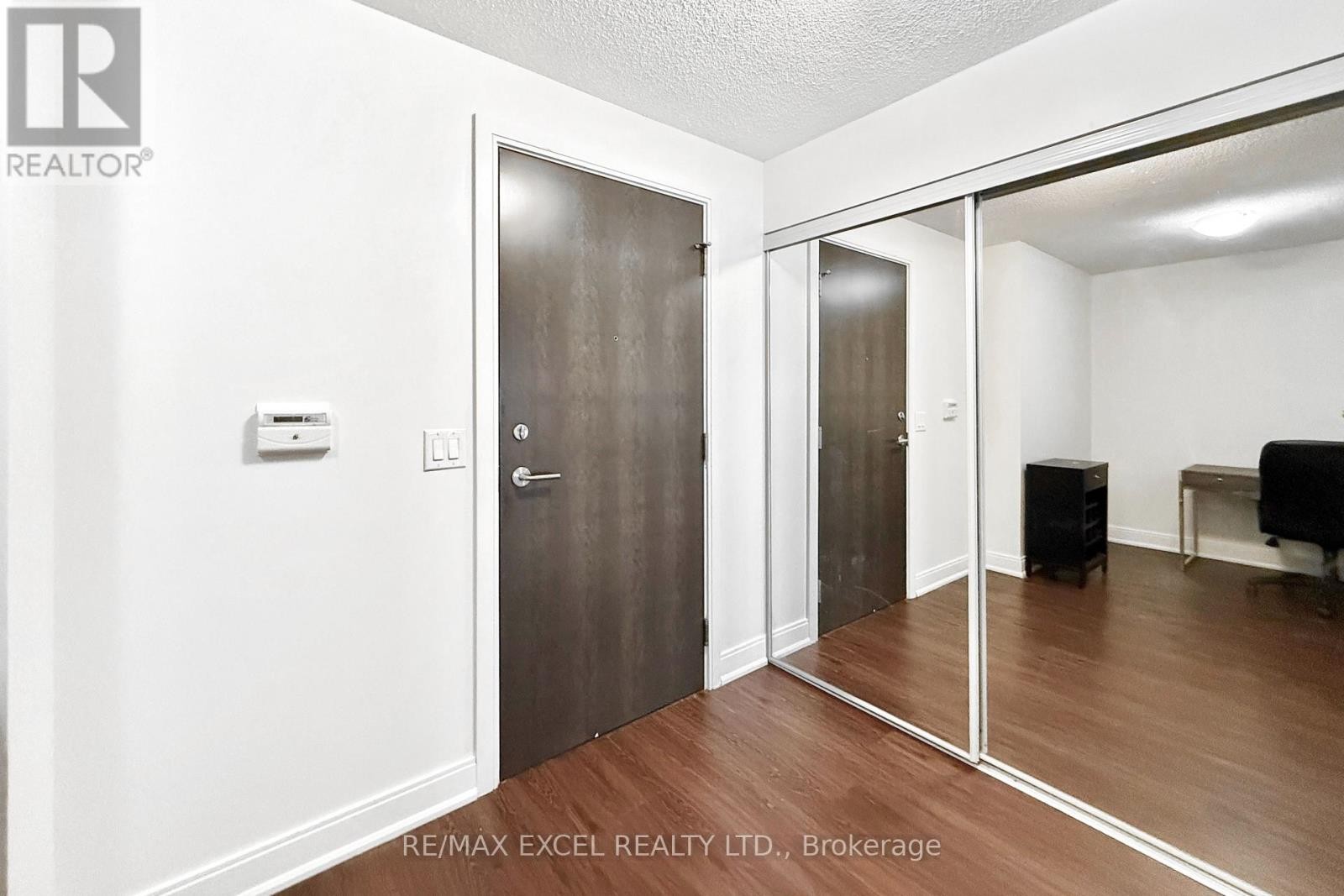 












3516 - 135 VILLAGE GREEN SQUARE

,
Toronto (Agincourt South-Malvern West),




Ontario
M1S0G4

