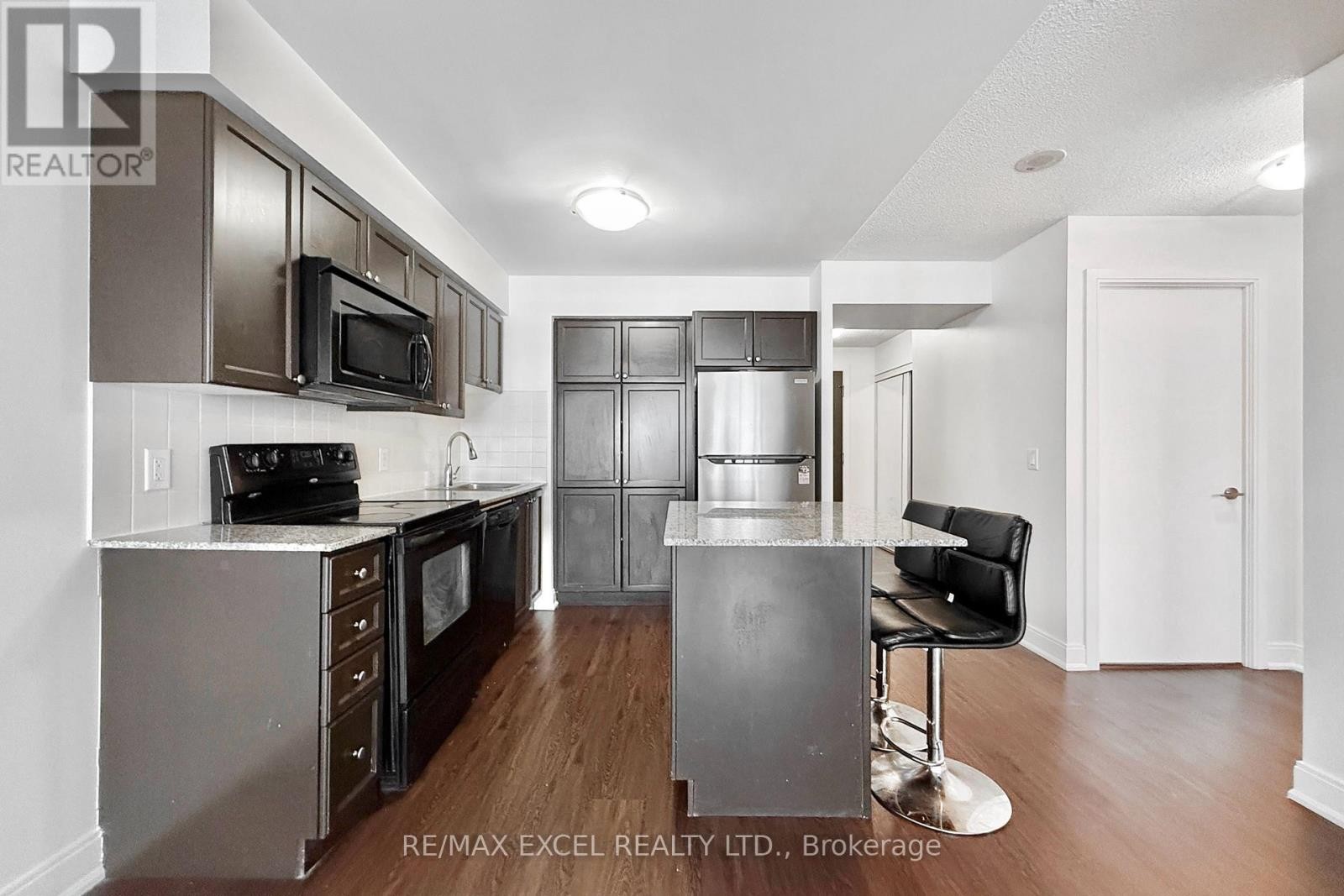 












3516 - 135 VILLAGE GREEN SQUARE

,
Toronto (Agincourt South-Malvern West),




Ontario
M1S0G4

