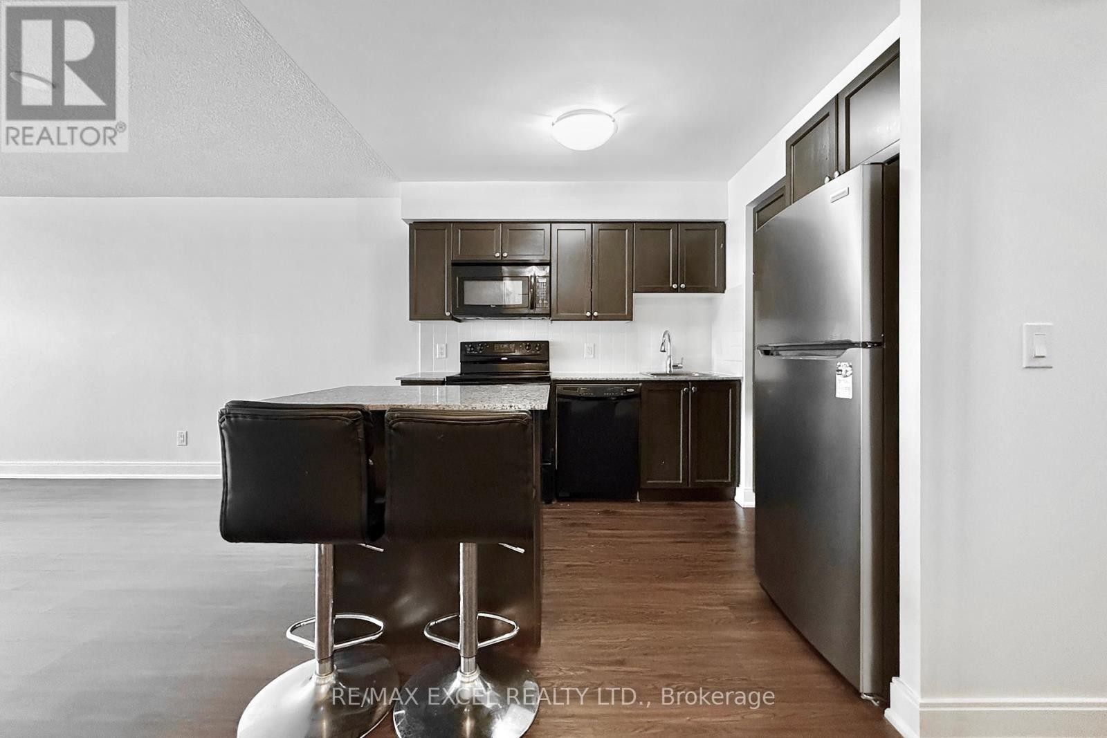 












3516 - 135 VILLAGE GREEN SQUARE

,
Toronto (Agincourt South-Malvern West),




Ontario
M1S0G4

