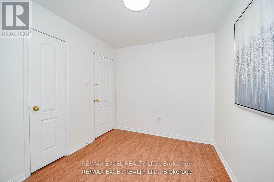 












4 - 2784 EGLINTON AVENUE E

,
Toronto (Eglinton East),




Ontario
M1J2C8

