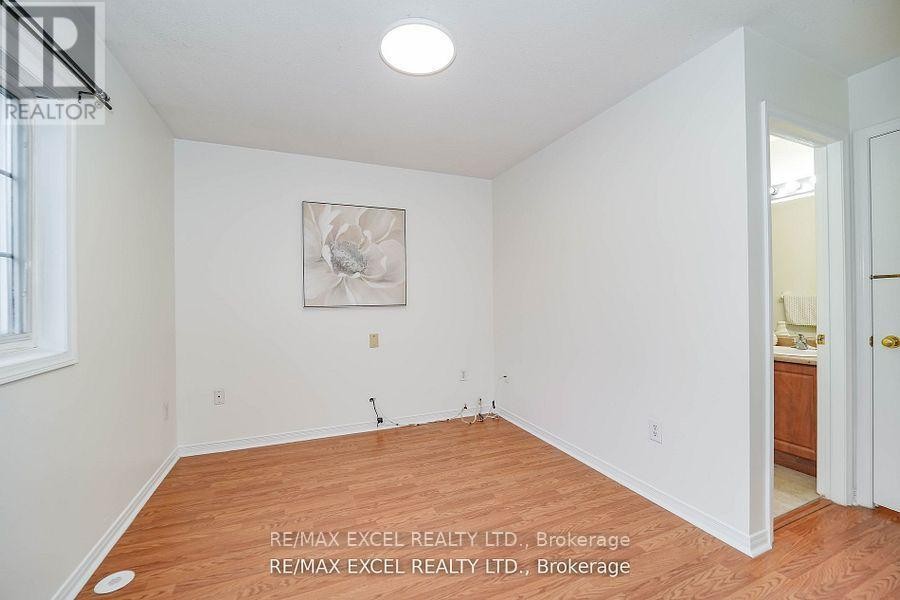 












4 - 2784 EGLINTON AVENUE E

,
Toronto (Eglinton East),




Ontario
M1J2C8

