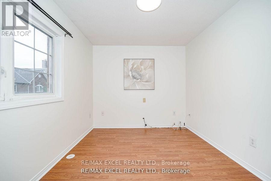 












4 - 2784 EGLINTON AVENUE E

,
Toronto (Eglinton East),




Ontario
M1J2C8

