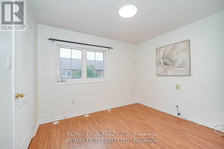 












4 - 2784 EGLINTON AVENUE E

,
Toronto (Eglinton East),




Ontario
M1J2C8

