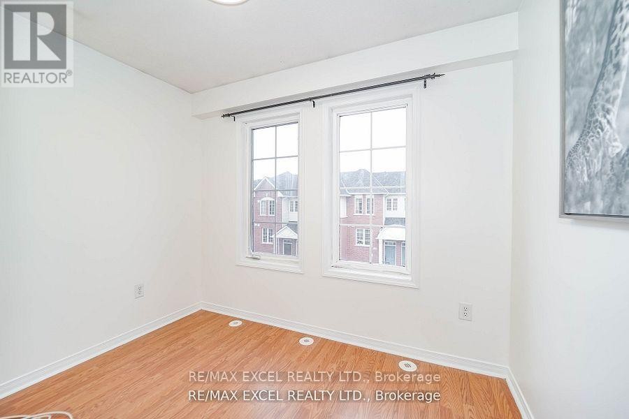 












4 - 2784 EGLINTON AVENUE E

,
Toronto (Eglinton East),




Ontario
M1J2C8

