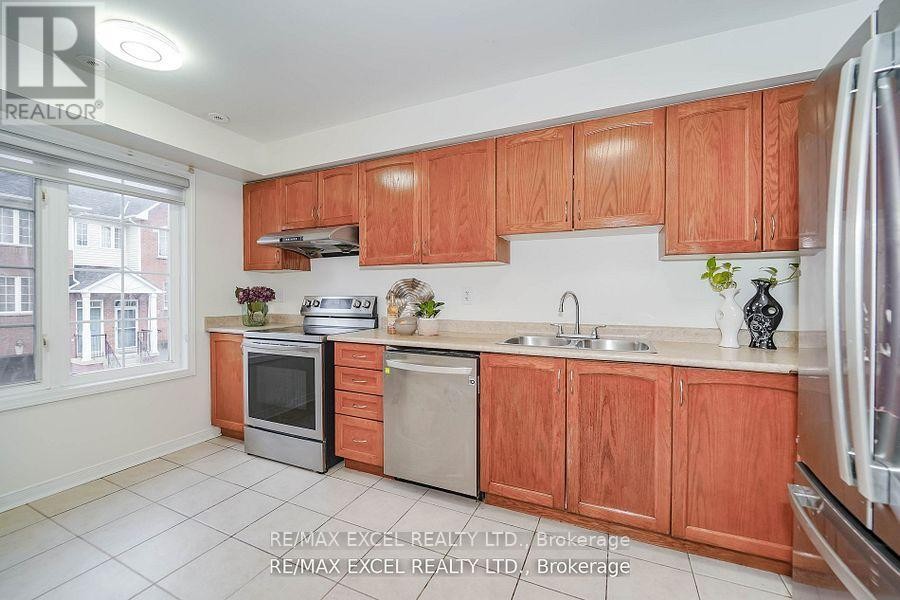 












4 - 2784 EGLINTON AVENUE E

,
Toronto (Eglinton East),




Ontario
M1J2C8

