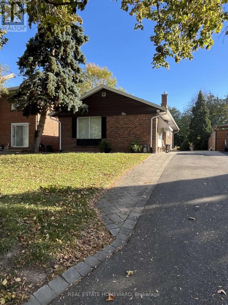 












4 MOORECROFT CRESCENT

,
Toronto (Ionview),




Ontario
M1K3V1

