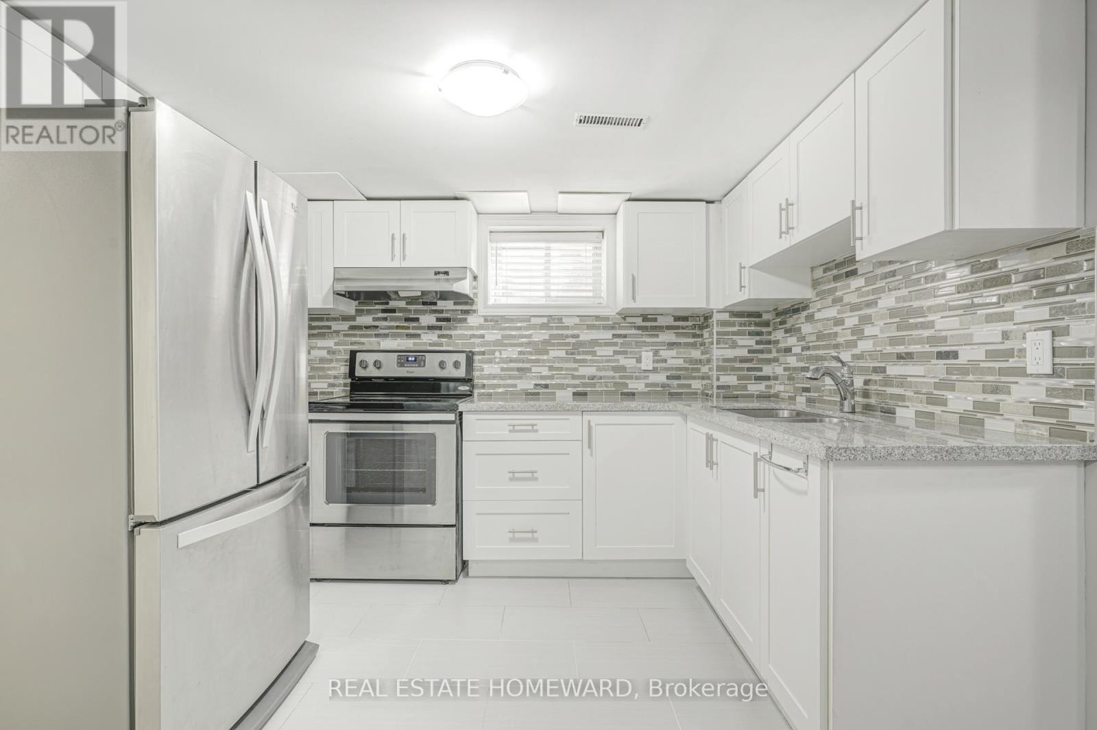 












4 MOORECROFT CRESCENT

,
Toronto (Ionview),




Ontario
M1K3V1

