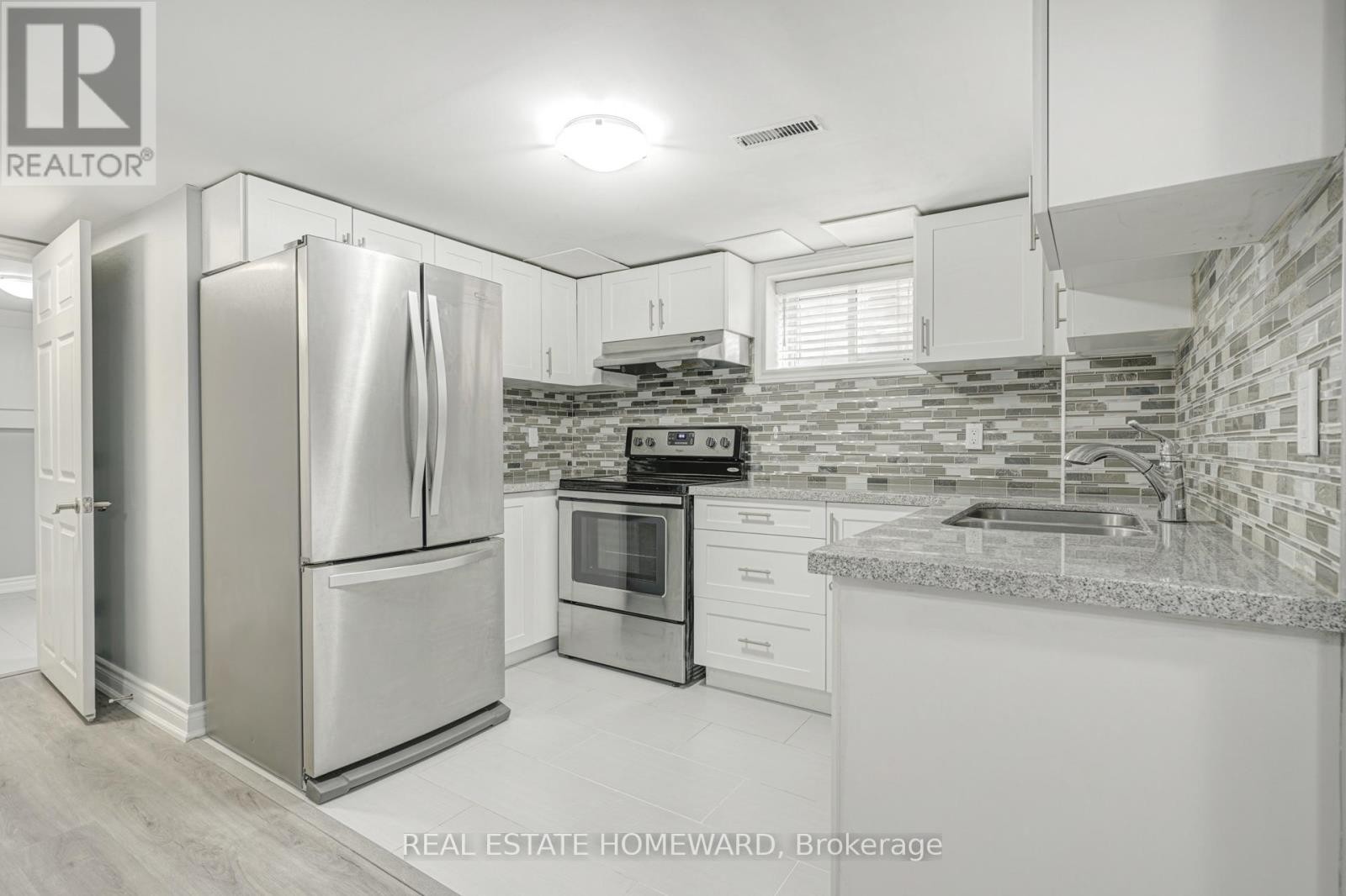 












4 MOORECROFT CRESCENT

,
Toronto (Ionview),




Ontario
M1K3V1

