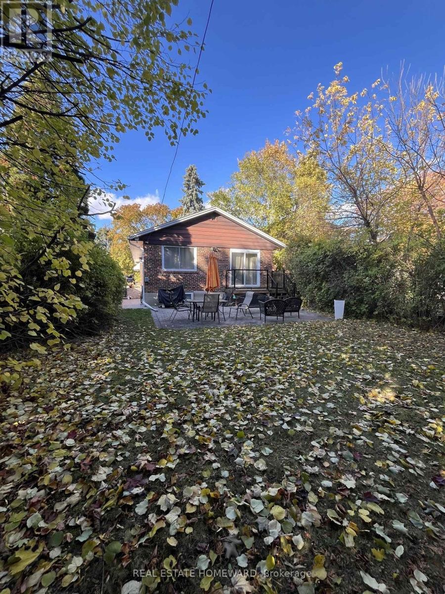 












4 MOORECROFT CRESCENT

,
Toronto (Ionview),




Ontario
M1K3V1

