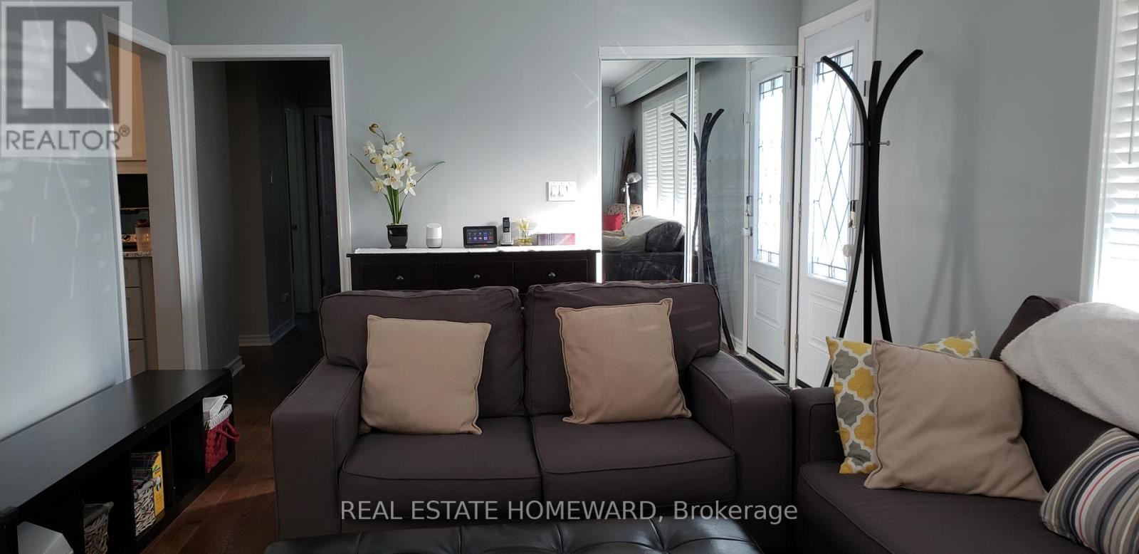 












4 MOORECROFT CRESCENT

,
Toronto (Ionview),




Ontario
M1K3V1

