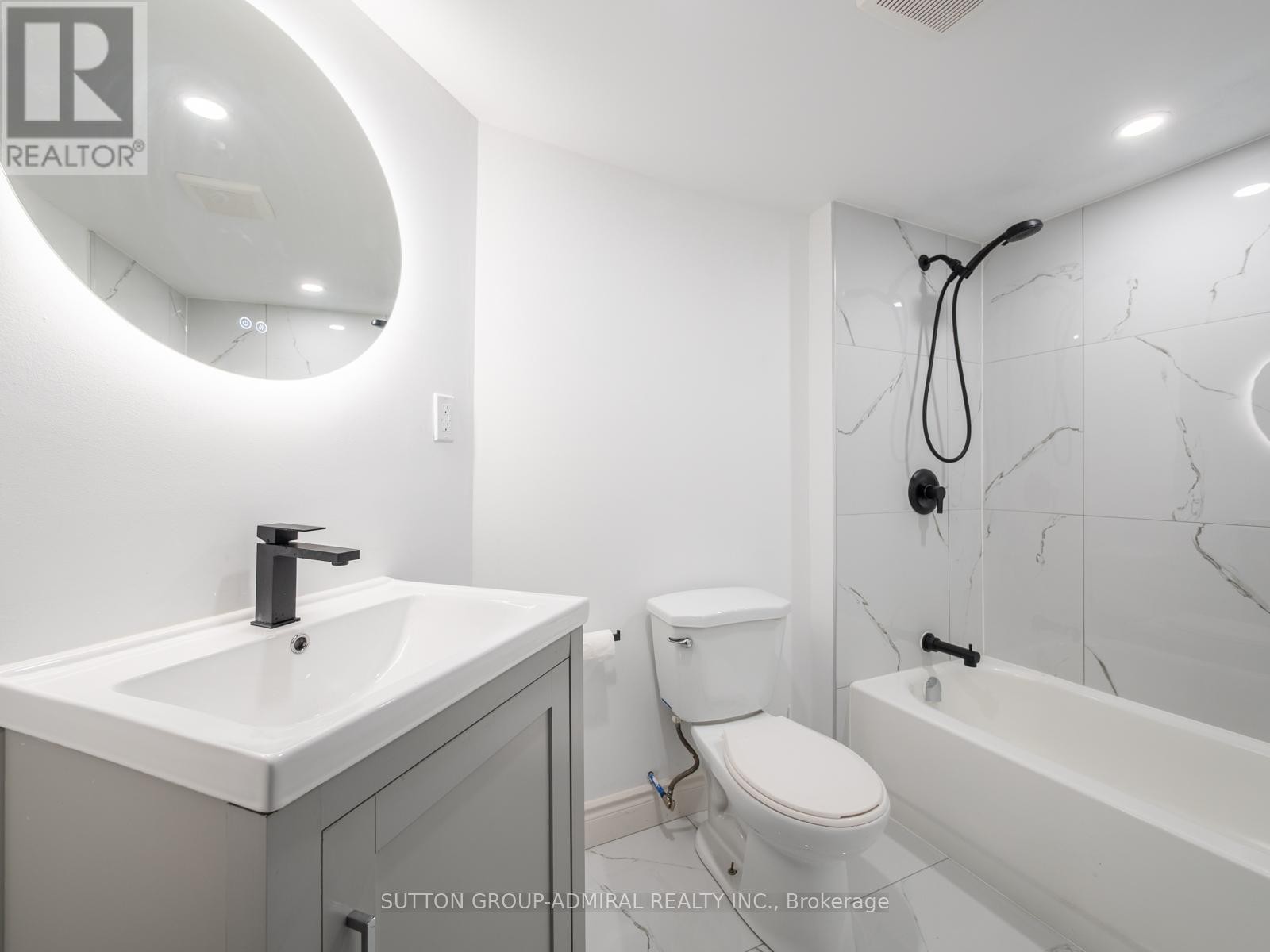 












93 MCMANN CRESCENT

,
Clarington (Courtice),




Ontario
L1E2W9

