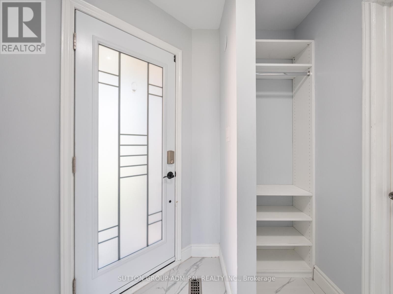 












93 MCMANN CRESCENT

,
Clarington (Courtice),




Ontario
L1E2W9

