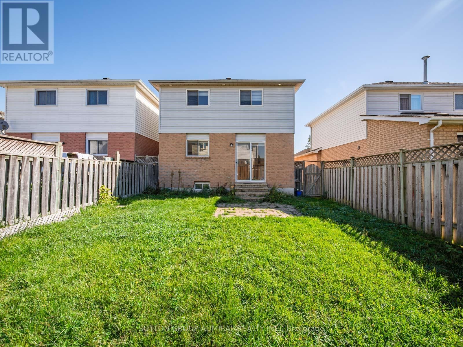 












93 MCMANN CRESCENT

,
Clarington (Courtice),




Ontario
L1E2W9

