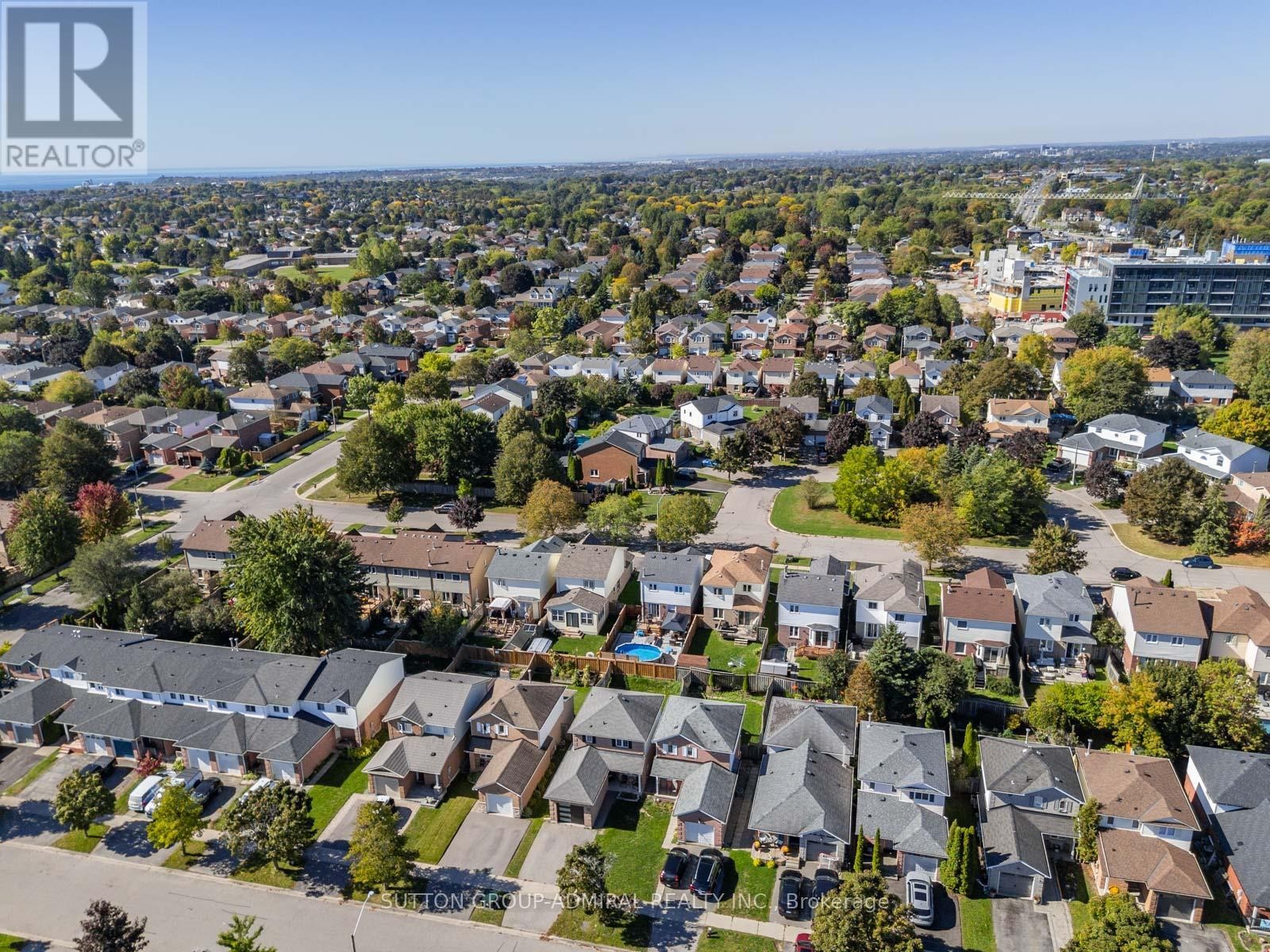 












93 MCMANN CRESCENT

,
Clarington (Courtice),




Ontario
L1E2W9

