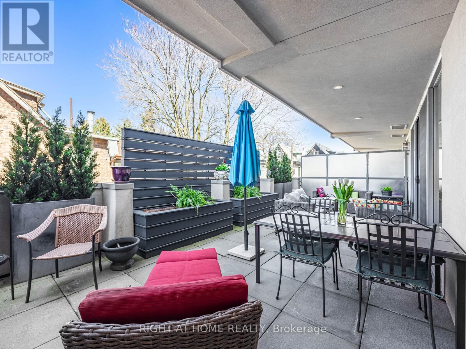 












207 - 1 RAINSFORD ROAD

,
Toronto (The Beaches),




Ontario
M4L3N5

