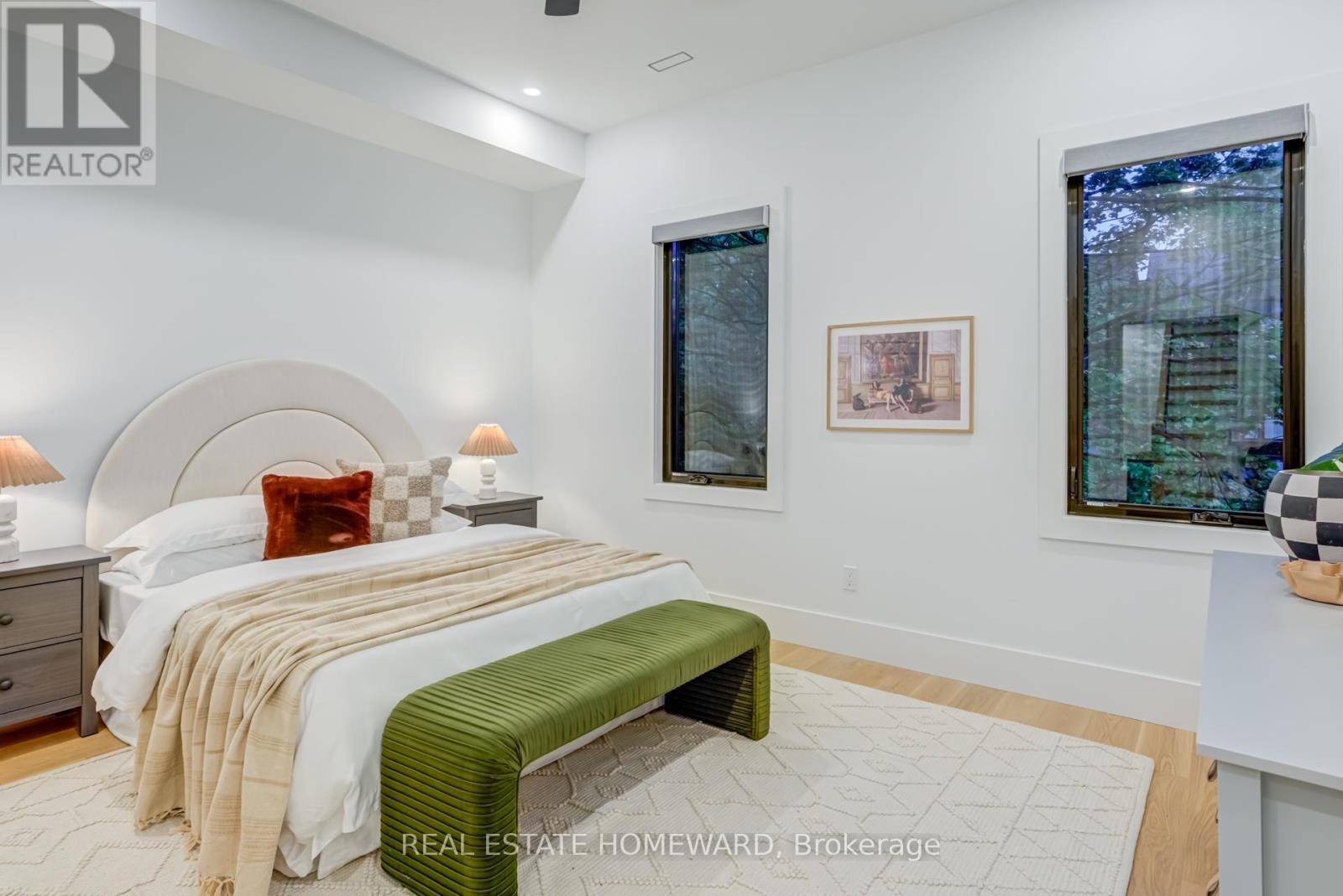 












46 BOULTON AVENUE

,
Toronto (South Riverdale),




Ontario
M4M2J5

