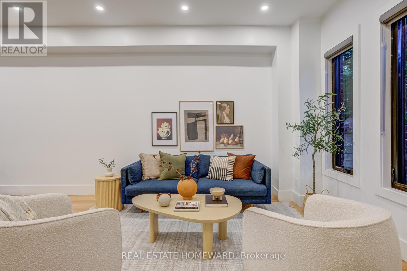 












46 BOULTON AVENUE

,
Toronto (South Riverdale),




Ontario
M4M2J5

