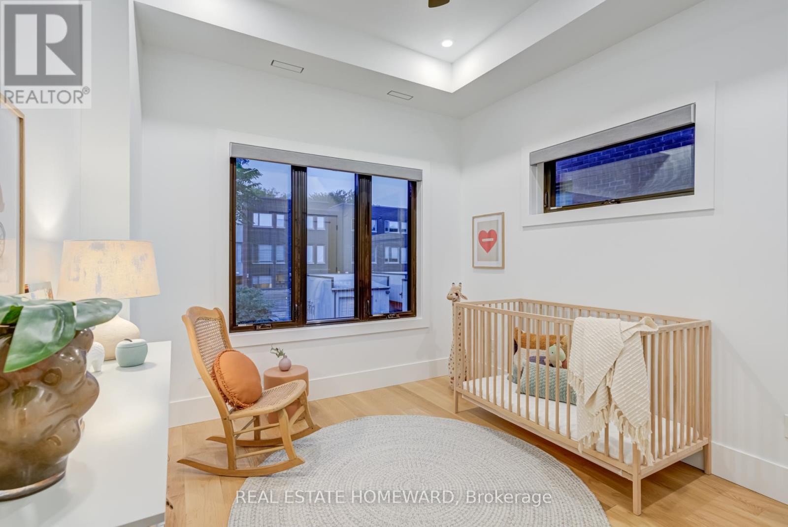 












46 BOULTON AVENUE

,
Toronto (South Riverdale),




Ontario
M4M2J5

