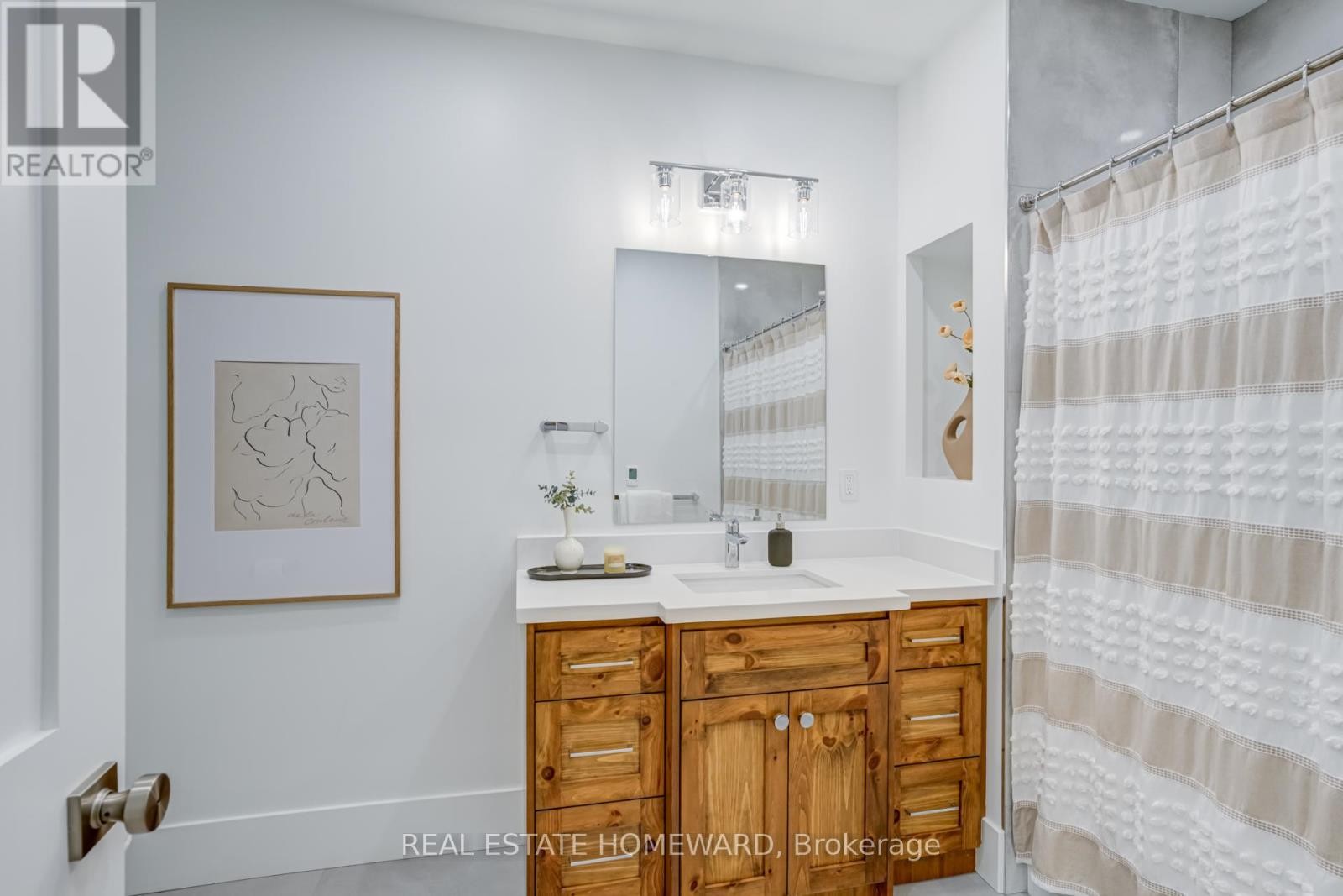 












46 BOULTON AVENUE

,
Toronto (South Riverdale),




Ontario
M4M2J5

