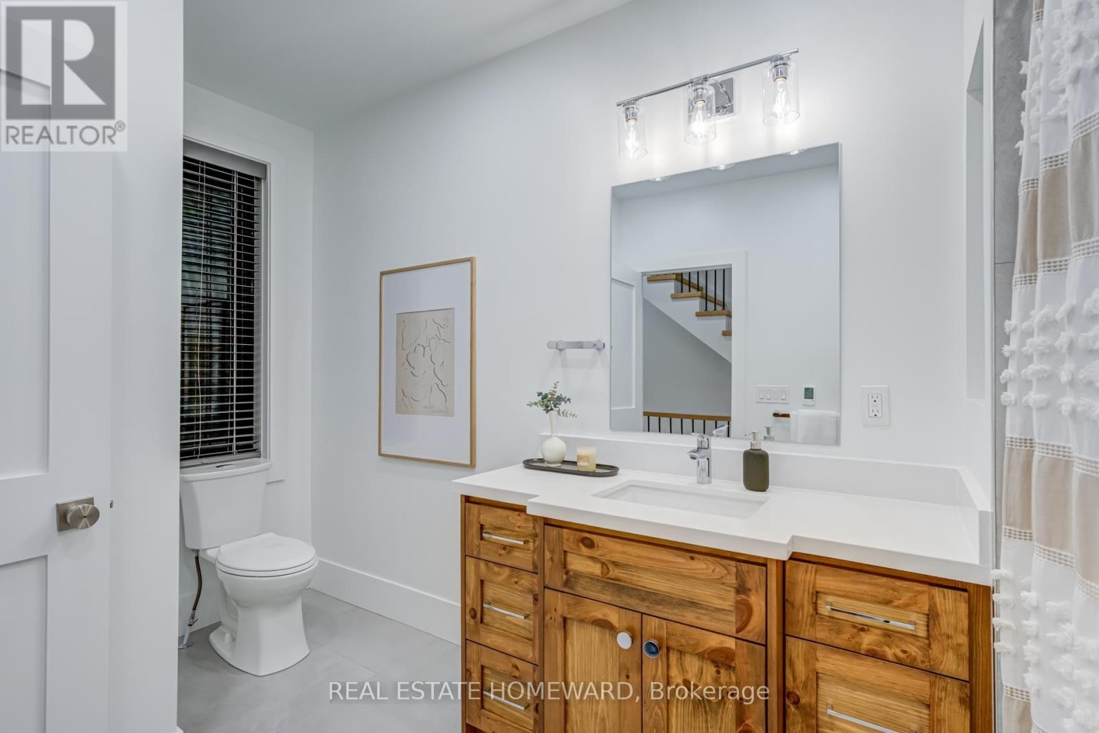 












46 BOULTON AVENUE

,
Toronto (South Riverdale),




Ontario
M4M2J5

