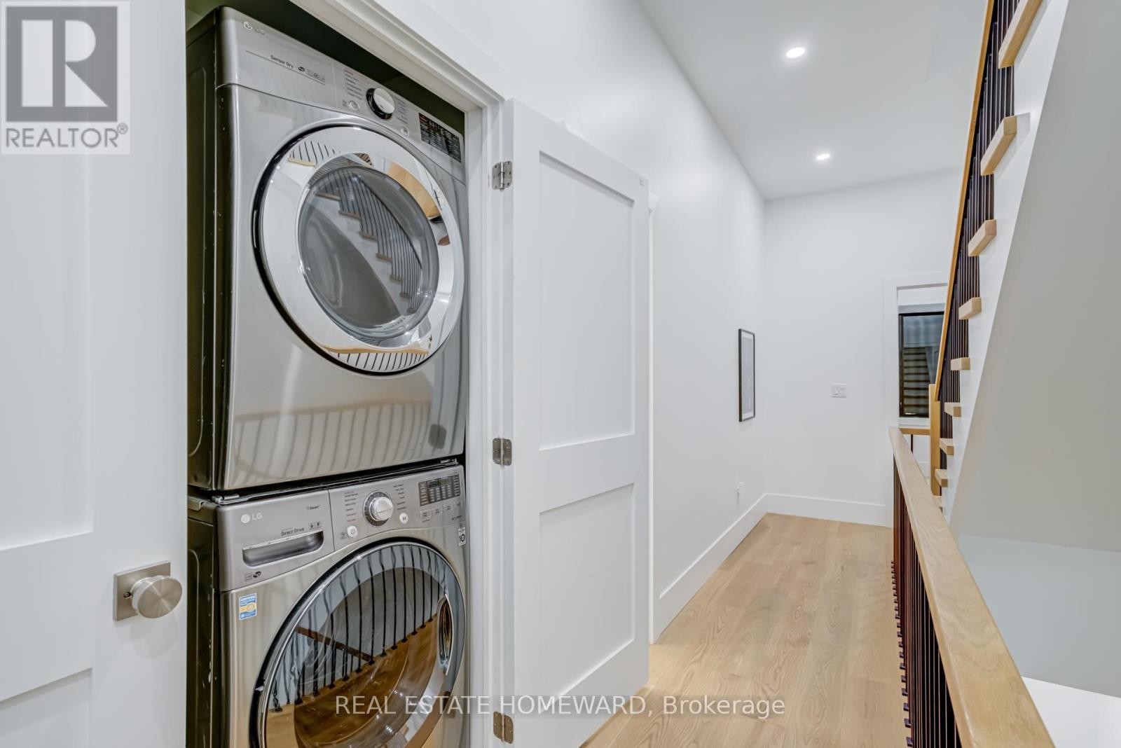 












46 BOULTON AVENUE

,
Toronto (South Riverdale),




Ontario
M4M2J5

