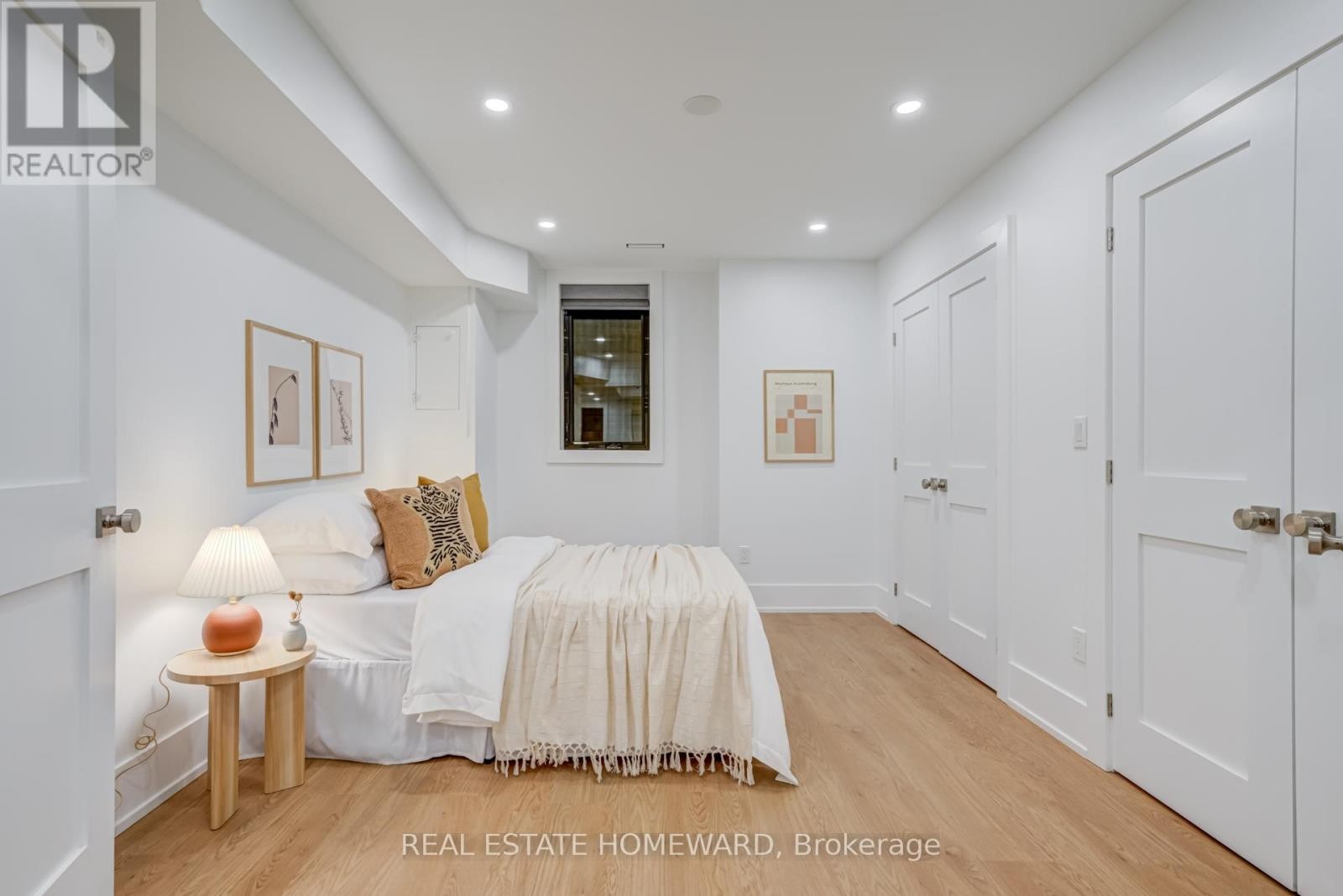 












46 BOULTON AVENUE

,
Toronto (South Riverdale),




Ontario
M4M2J5

