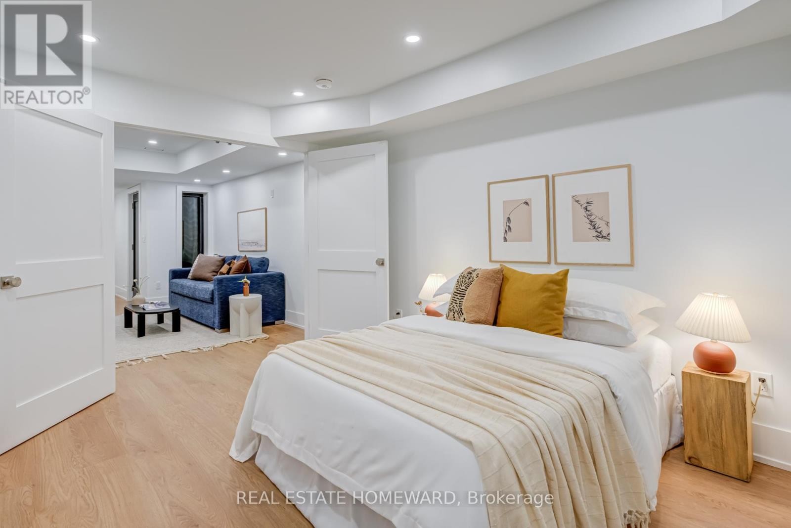 












46 BOULTON AVENUE

,
Toronto (South Riverdale),




Ontario
M4M2J5

