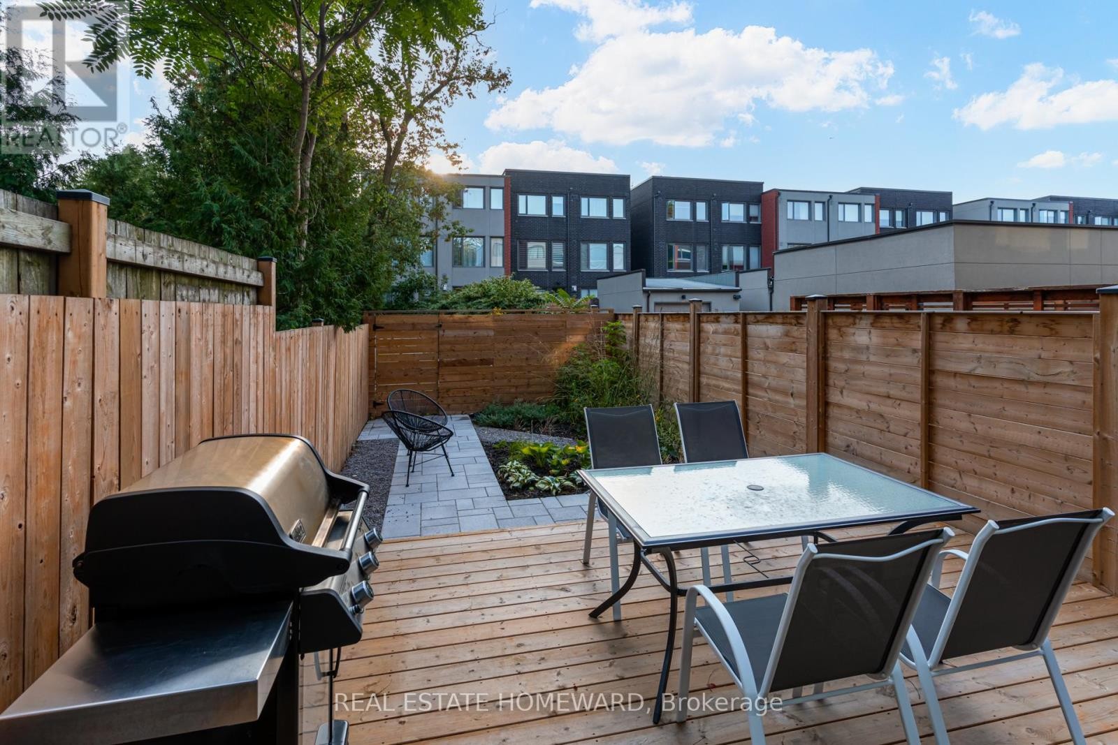 












46 BOULTON AVENUE

,
Toronto (South Riverdale),




Ontario
M4M2J5

